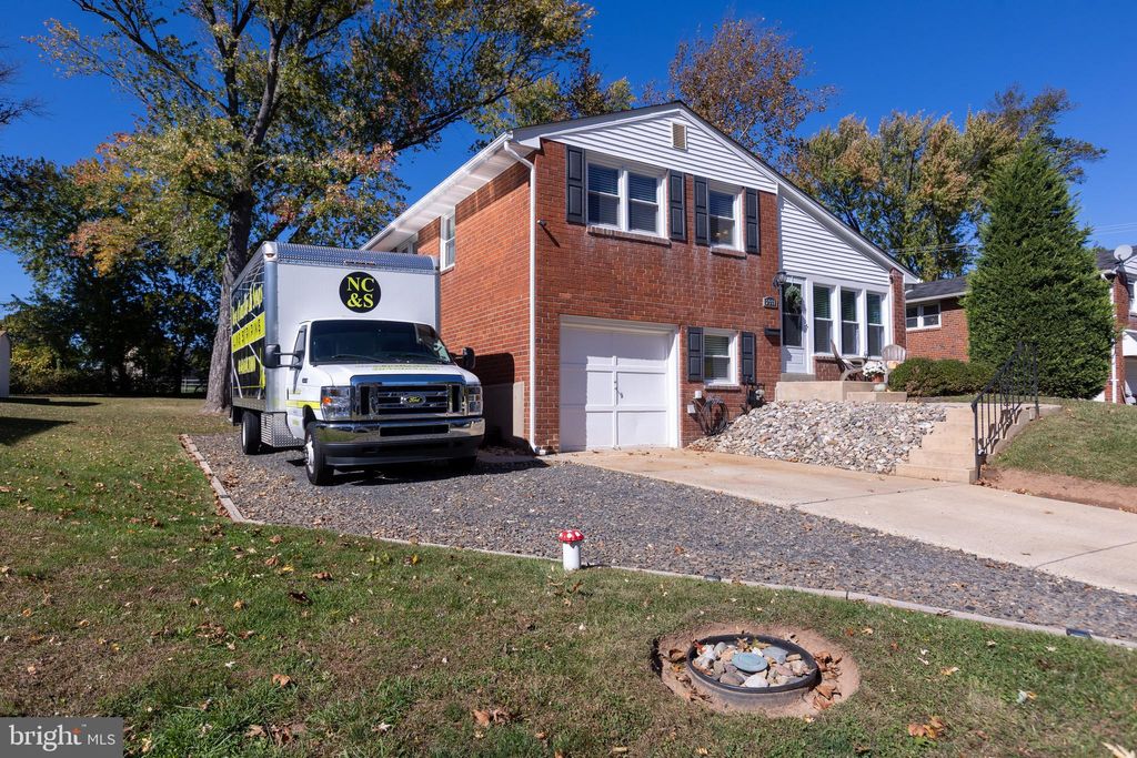 Photo of 2937 Keenwood Road, NORRISTOWN, PA 19403 (MLS # PAMC2158084)