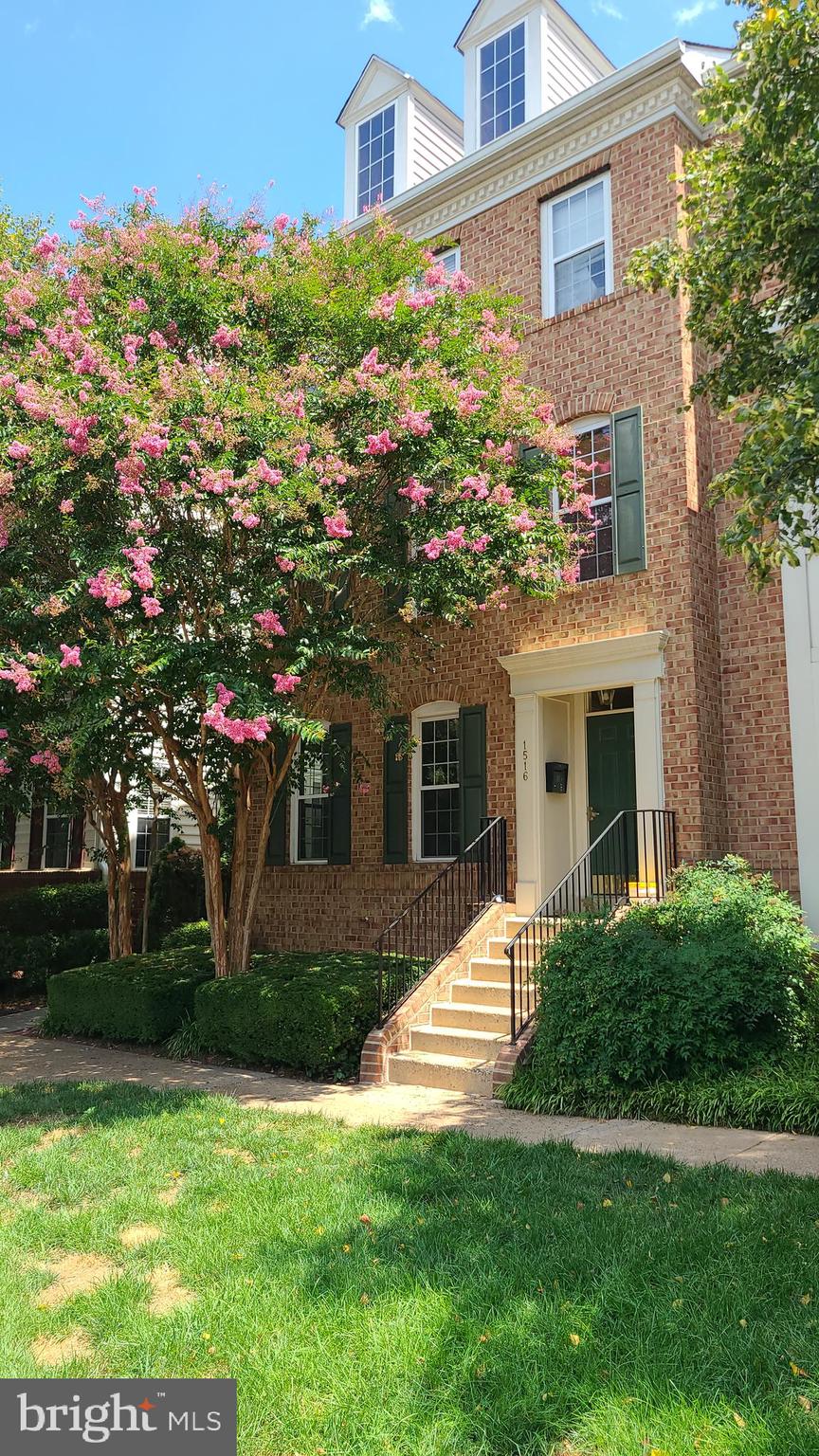 WESTWOOD VILLAGE - Residential Lease