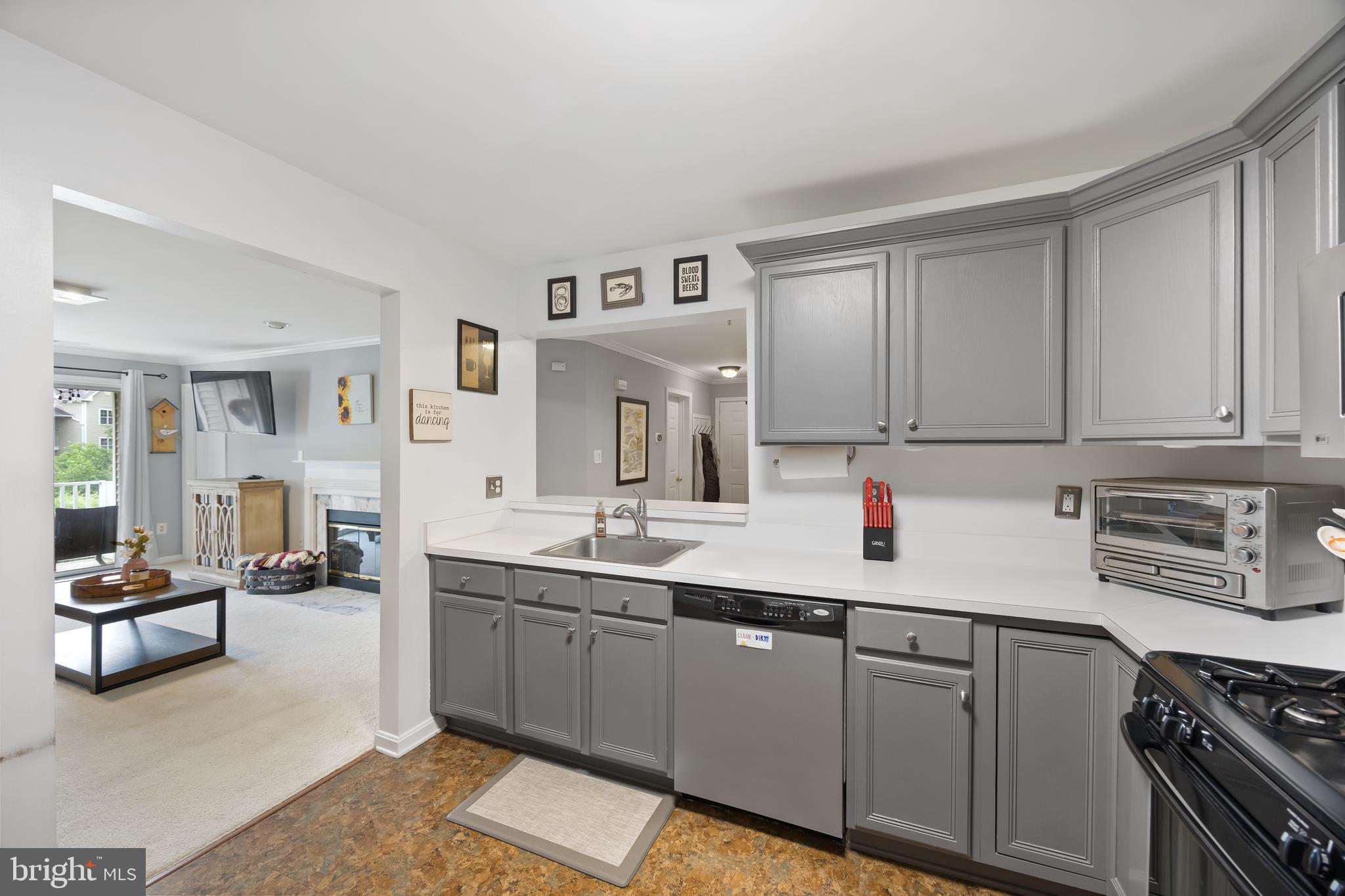 FALLS GABLE - Residential