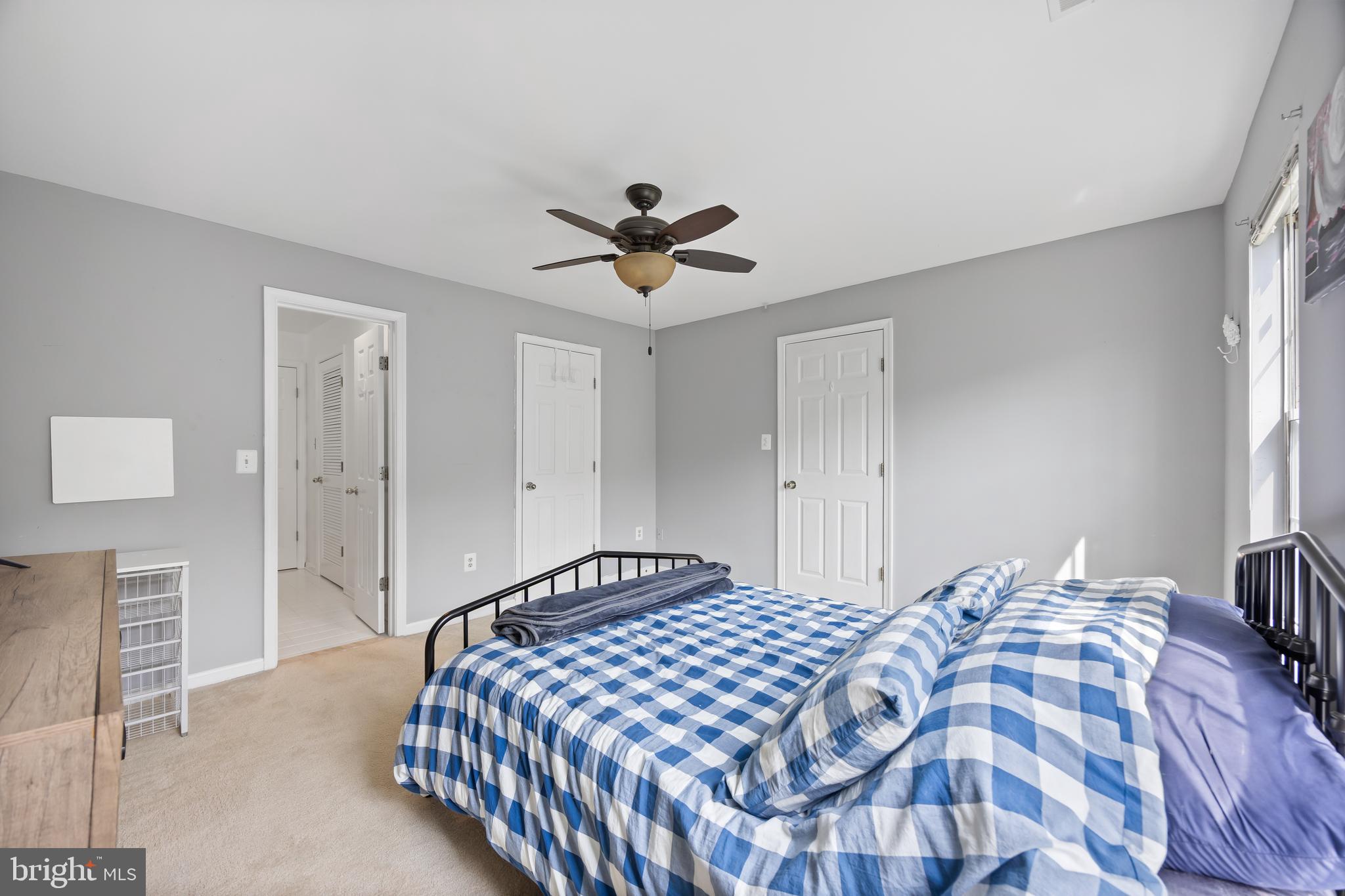 FALLS GABLE - Residential