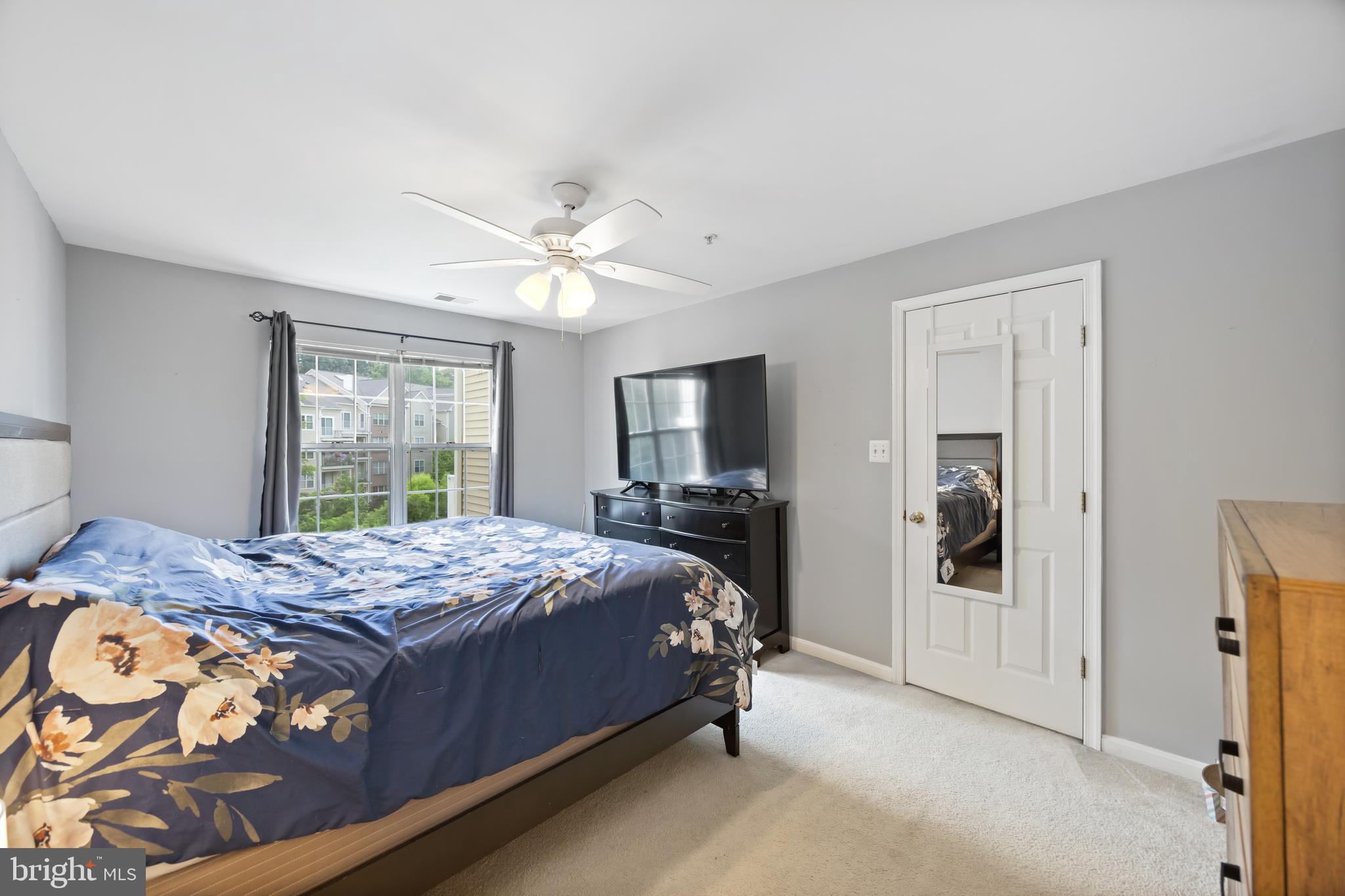 FALLS GABLE - Residential