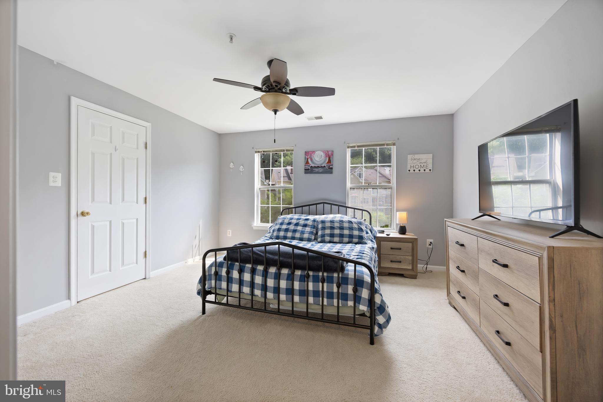 FALLS GABLE - Residential