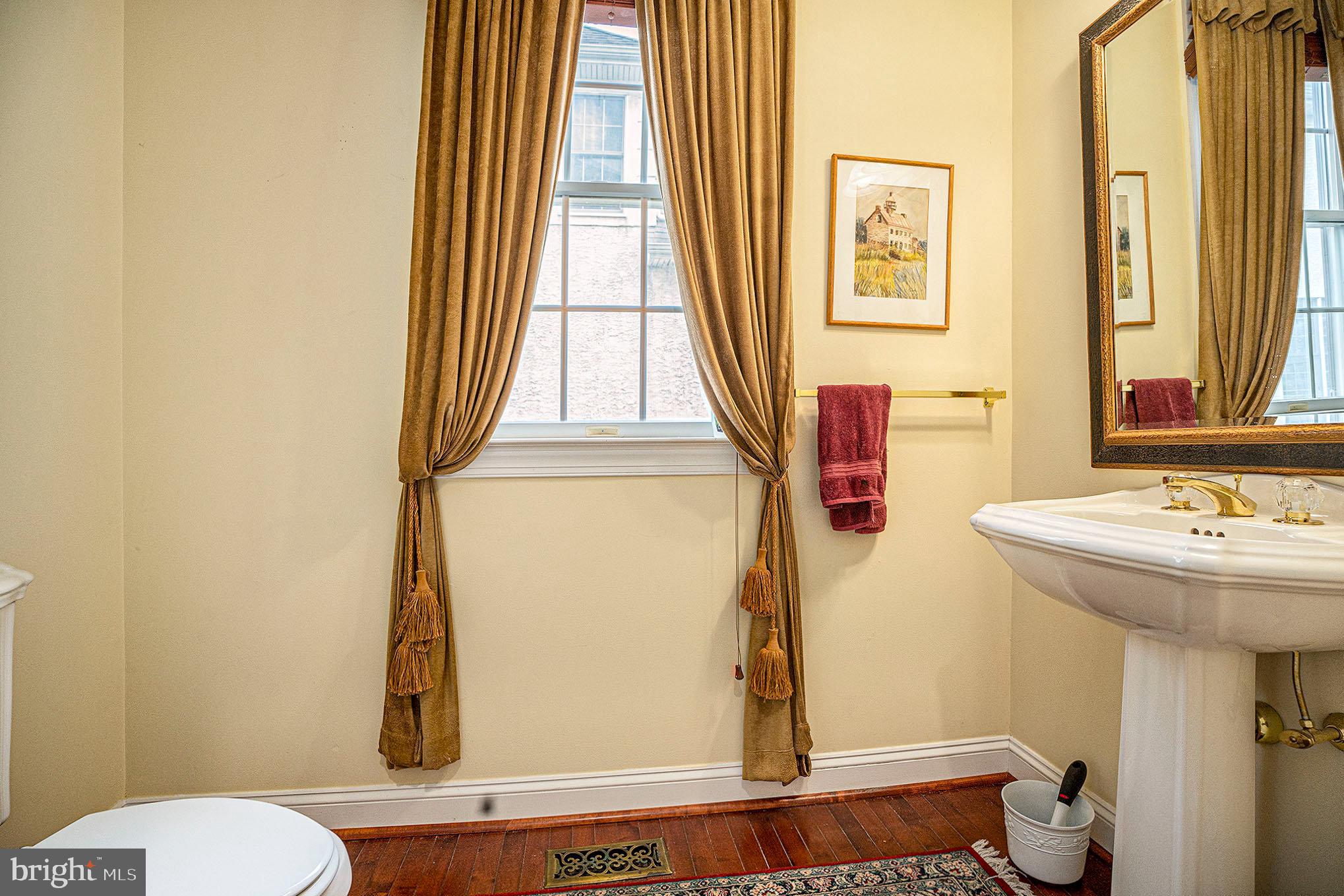 MERION HILL - Residential