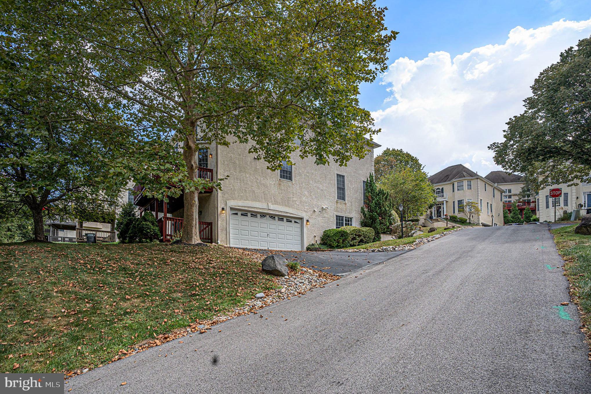 MERION HILL - Residential