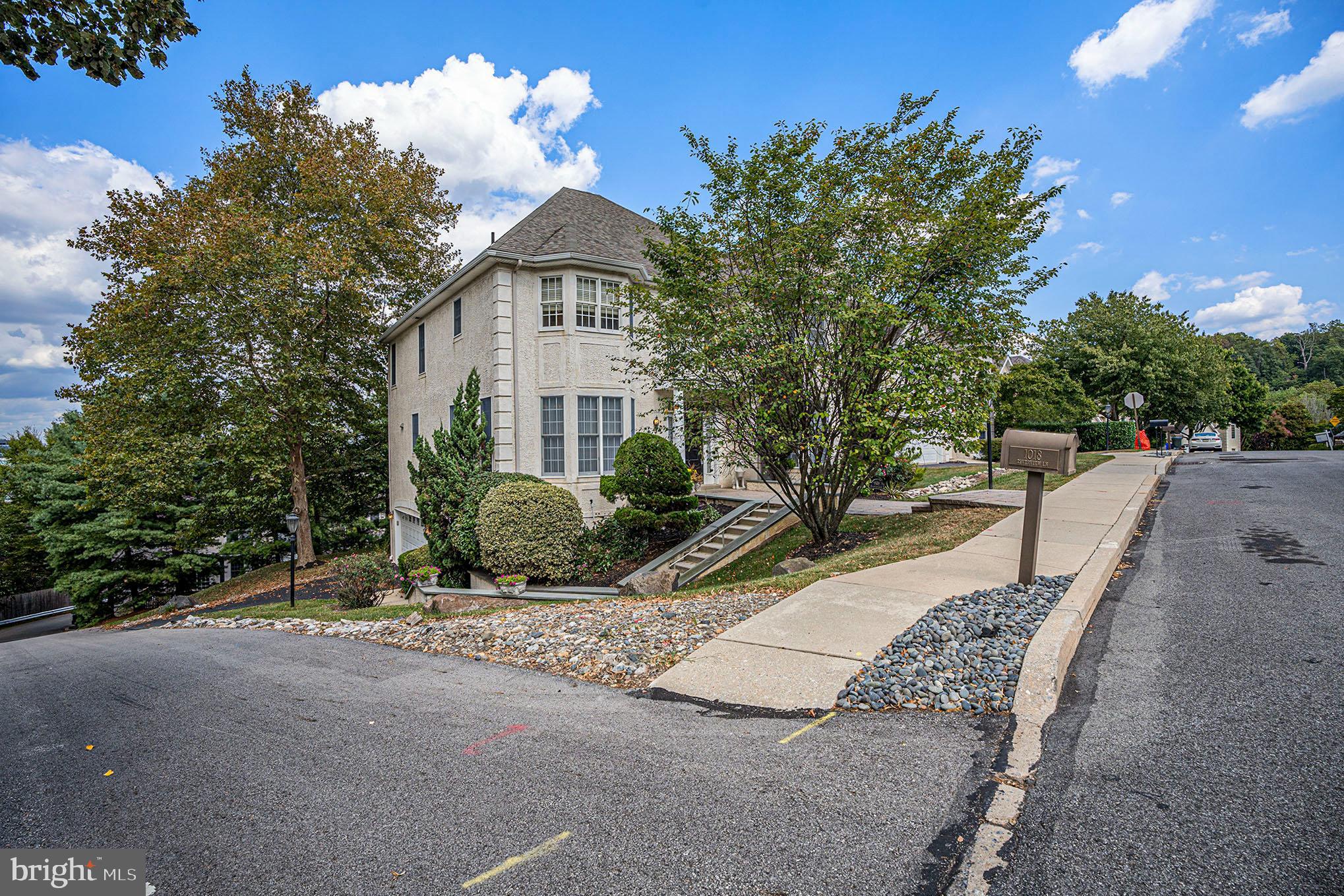MERION HILL - Residential