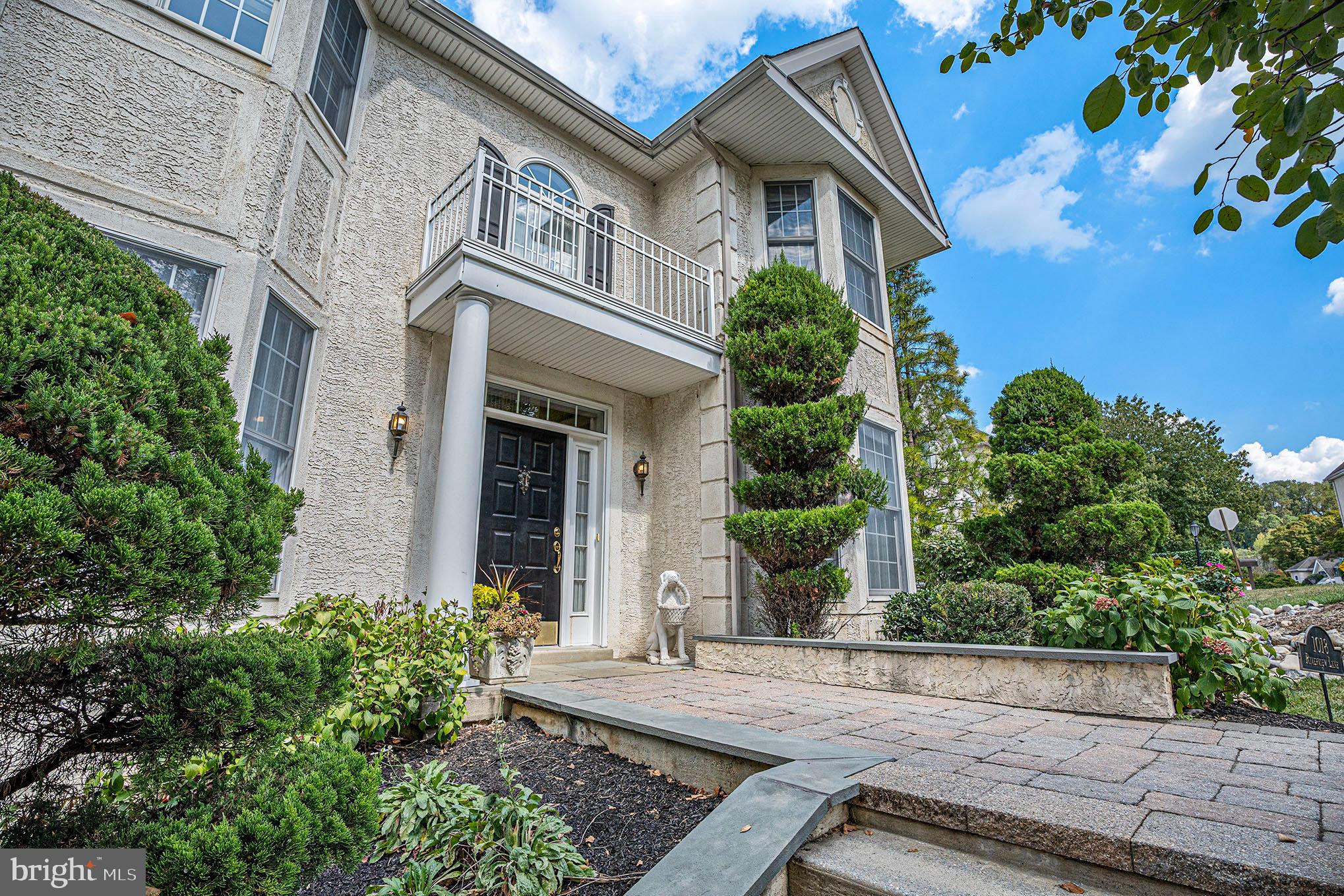1018 RIVERVIEW LANE