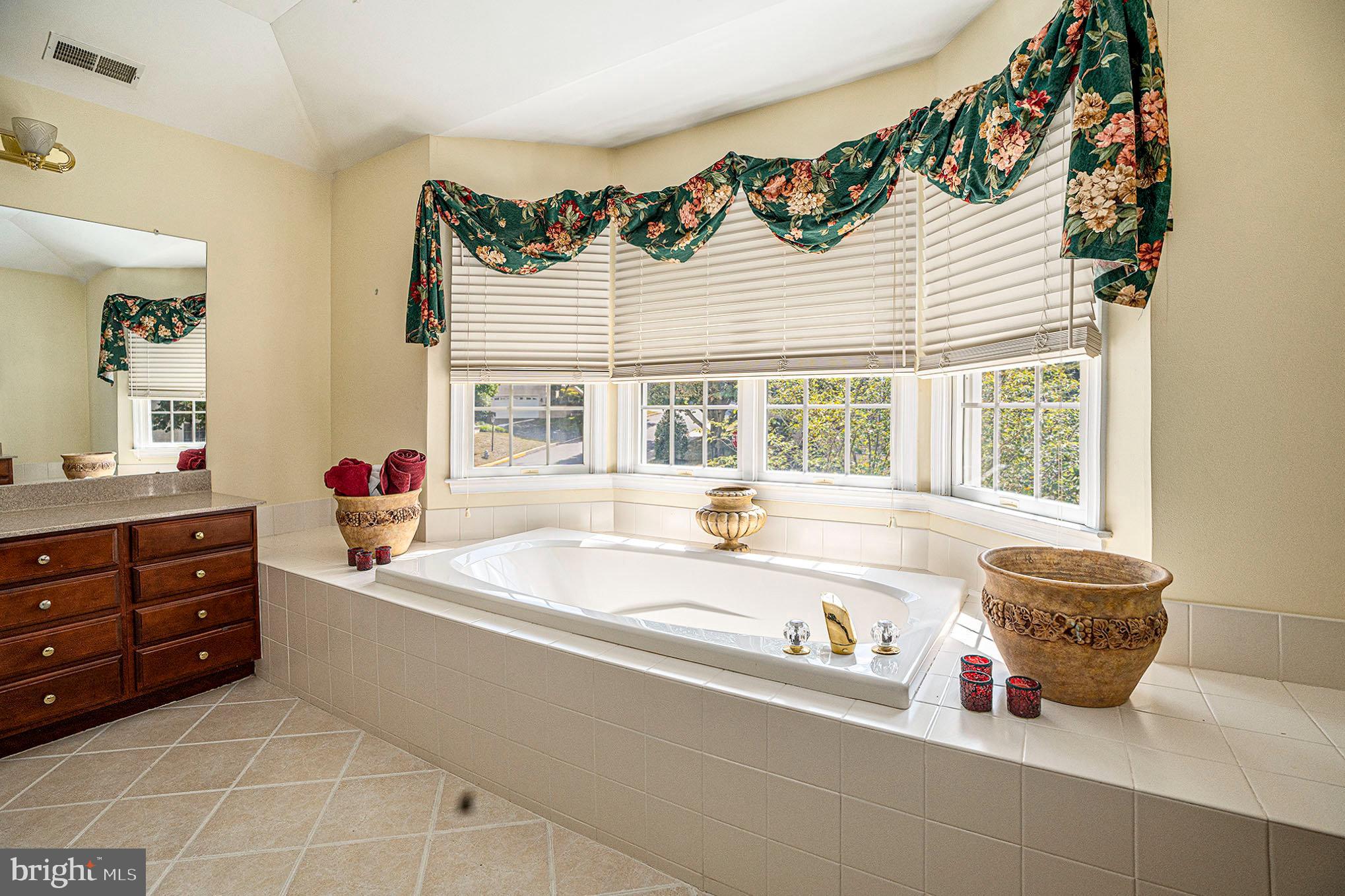 MERION HILL - Residential