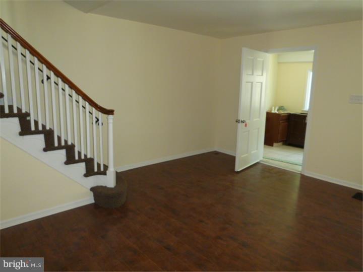 WALNUT HILL - Residential