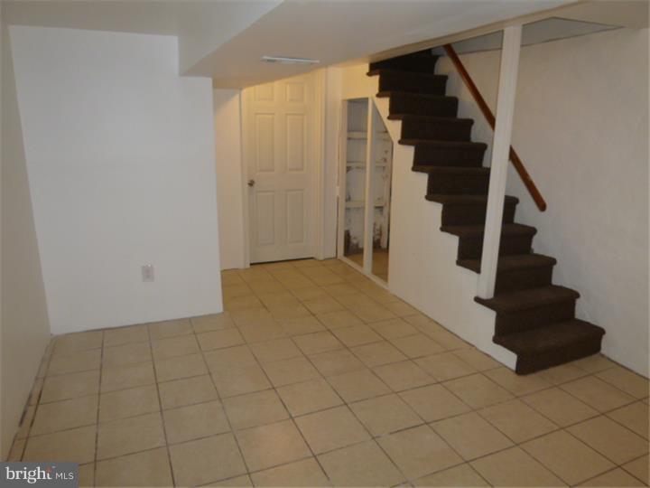 WALNUT HILL - Residential