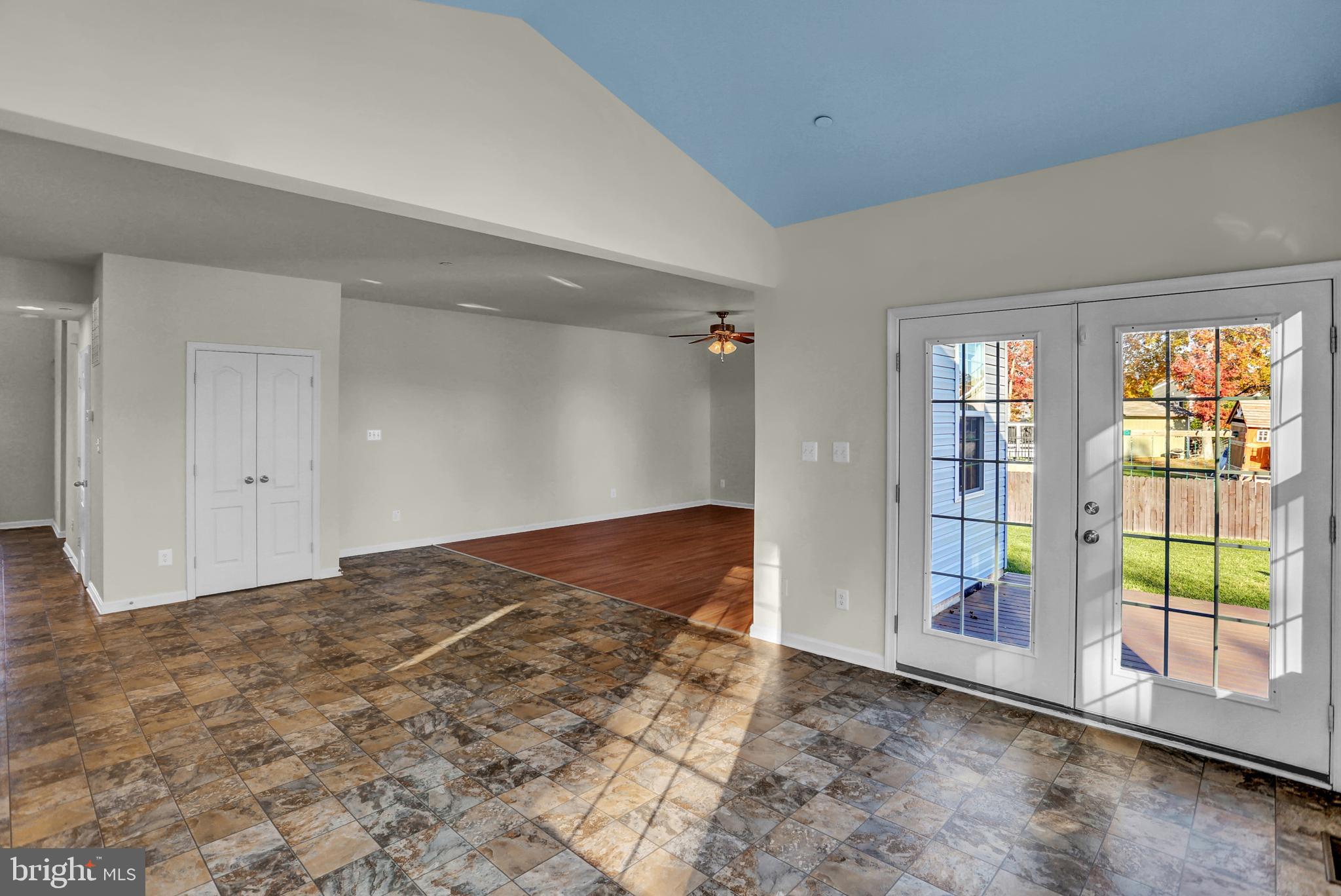 MEADOWBROOK - Residential