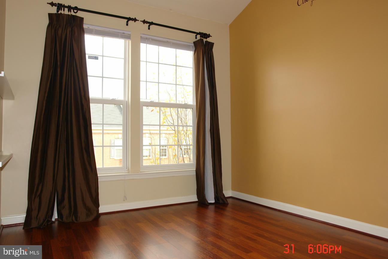 POTOMAC LAKES - Residential Lease