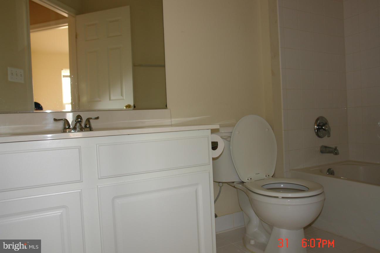 POTOMAC LAKES - Residential Lease