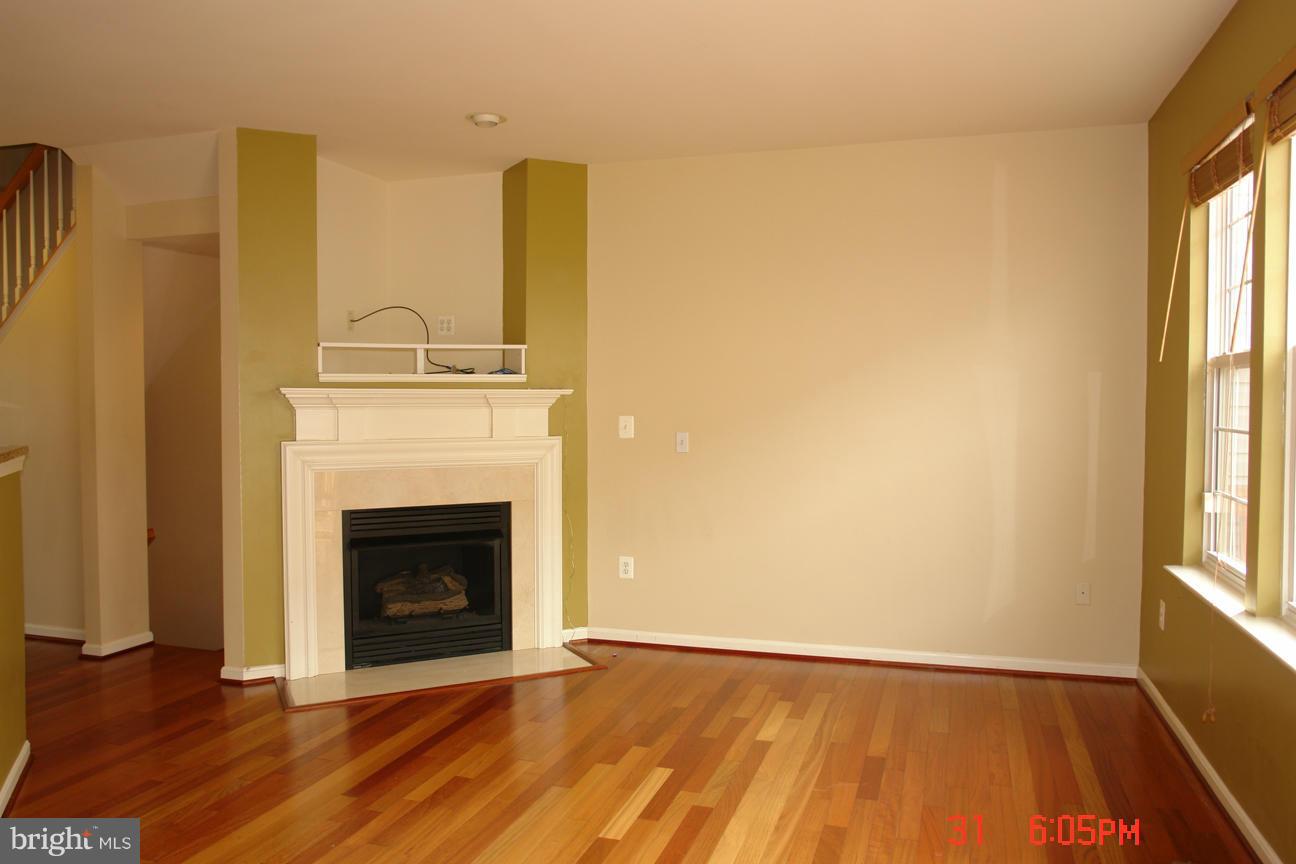 POTOMAC LAKES - Residential Lease