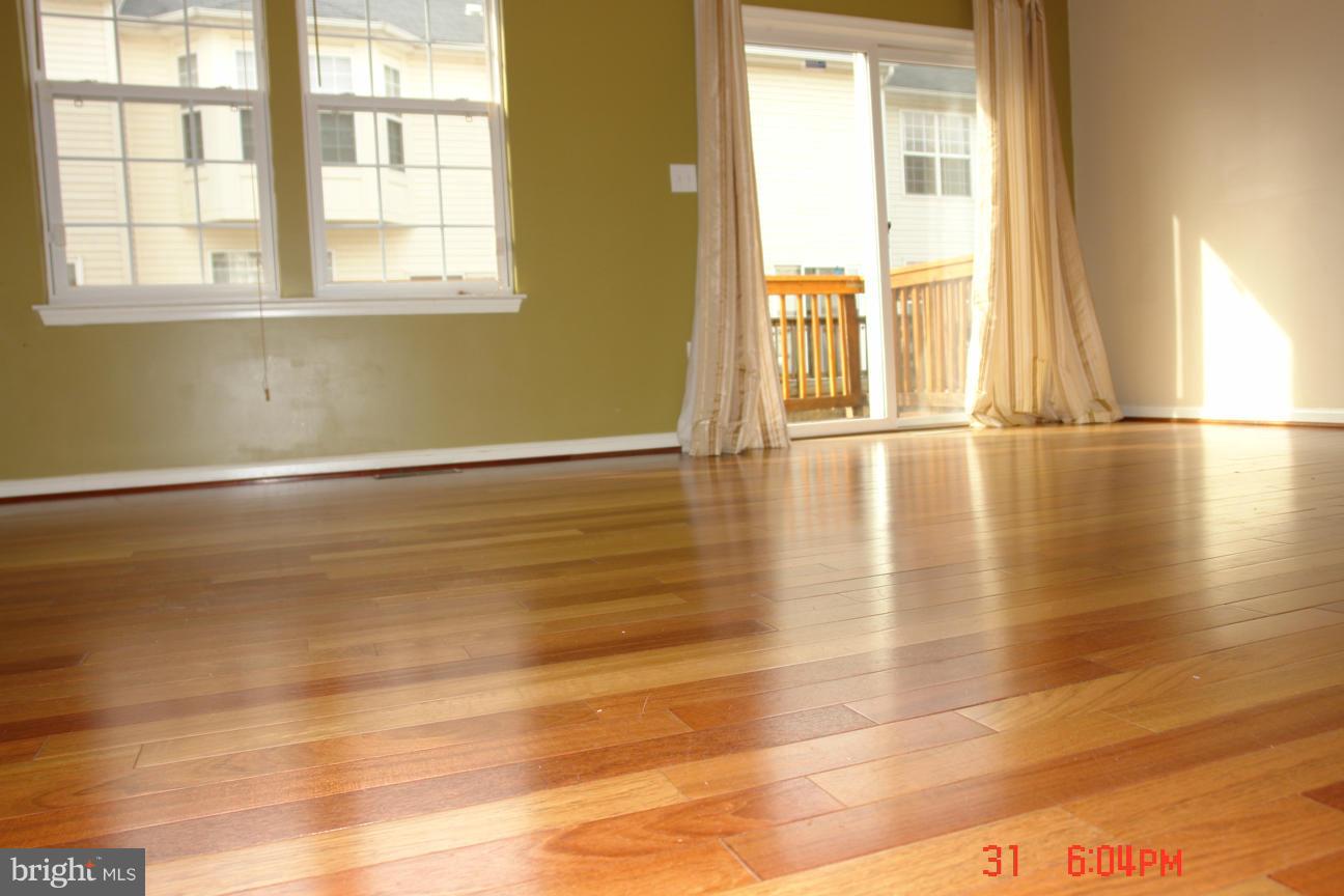 POTOMAC LAKES - Residential Lease