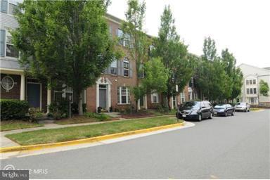 POTOMAC LAKES - Residential Lease