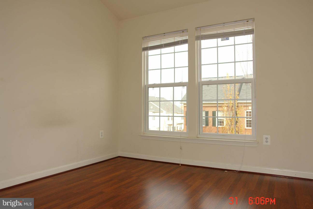 POTOMAC LAKES - Residential Lease