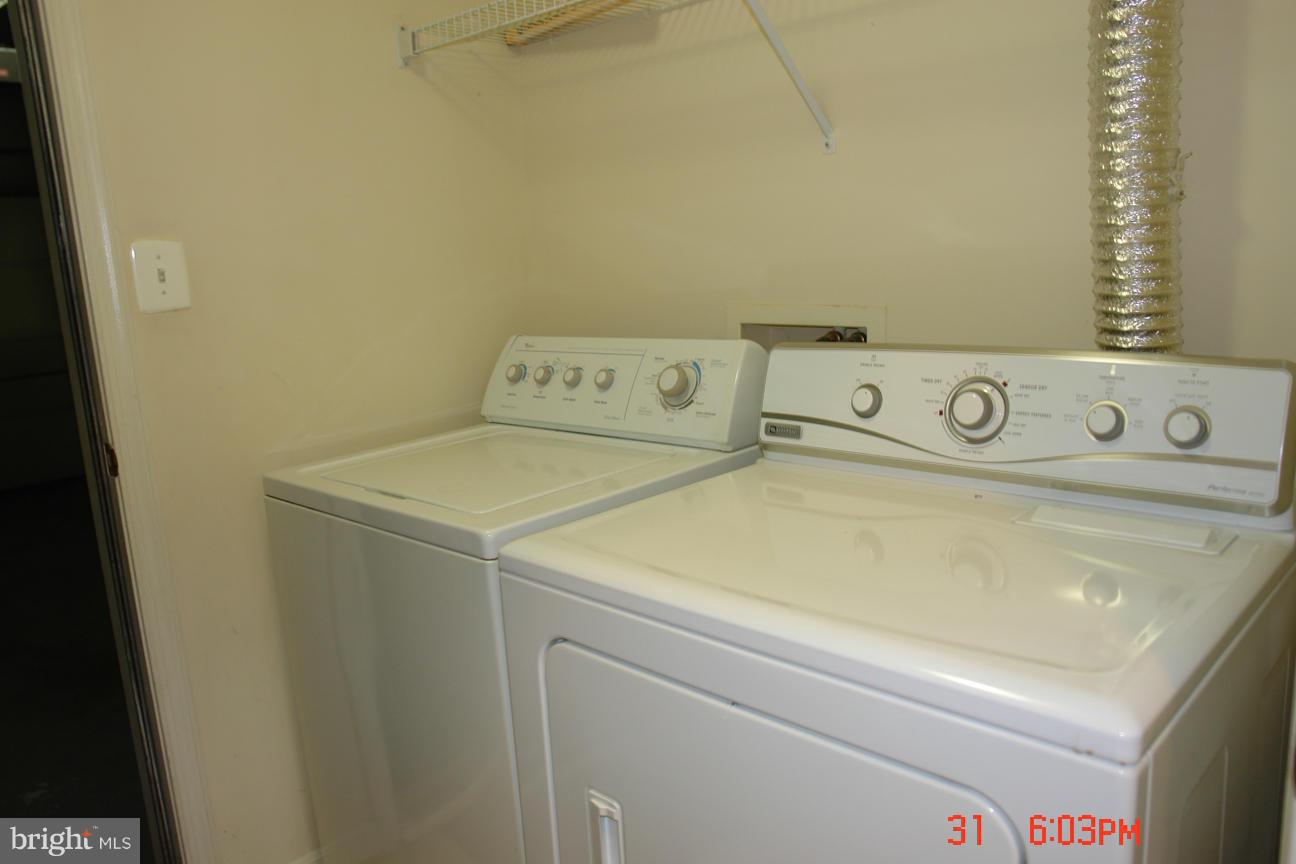 POTOMAC LAKES - Residential Lease