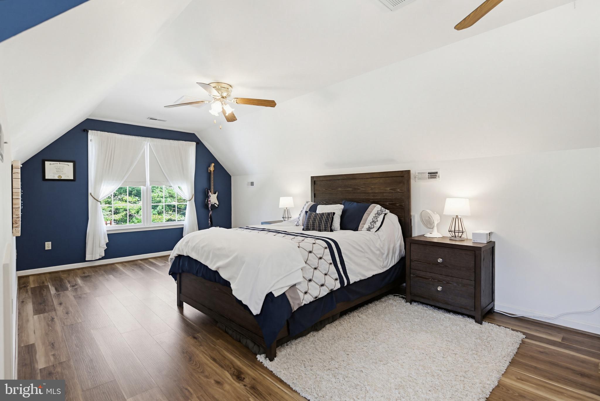 HAMPSTEAD - Residential