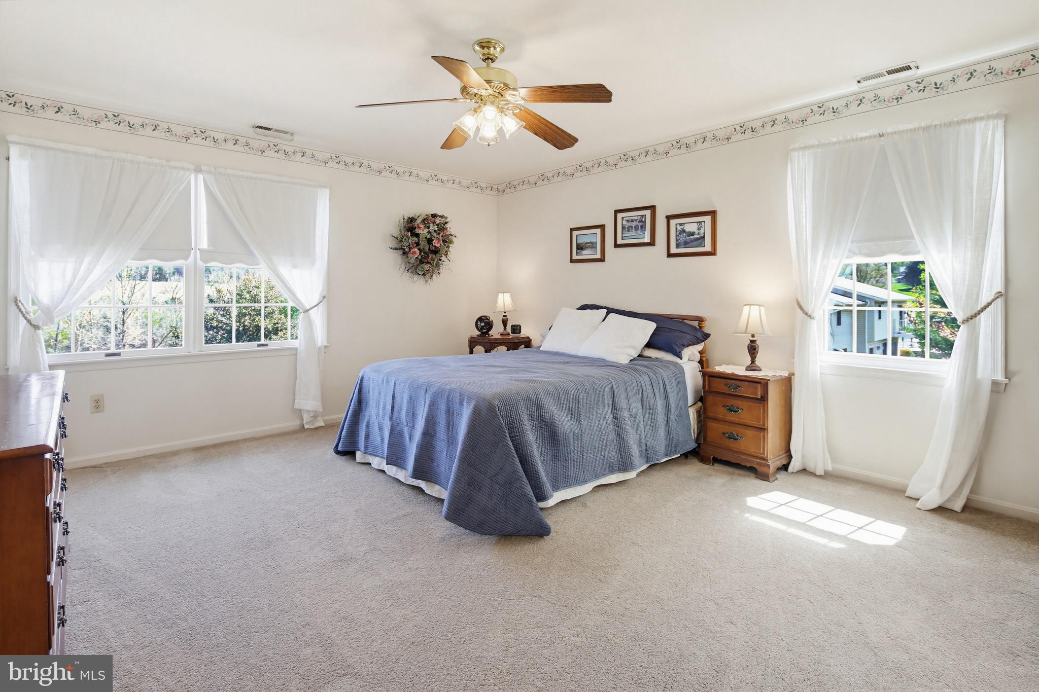 HAMPSTEAD - Residential