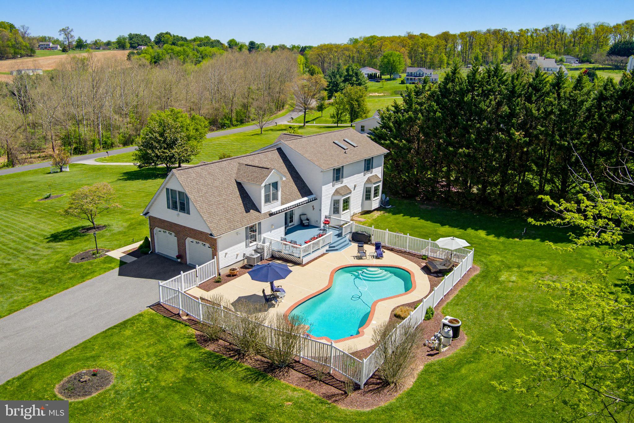 HAMPSTEAD - Residential