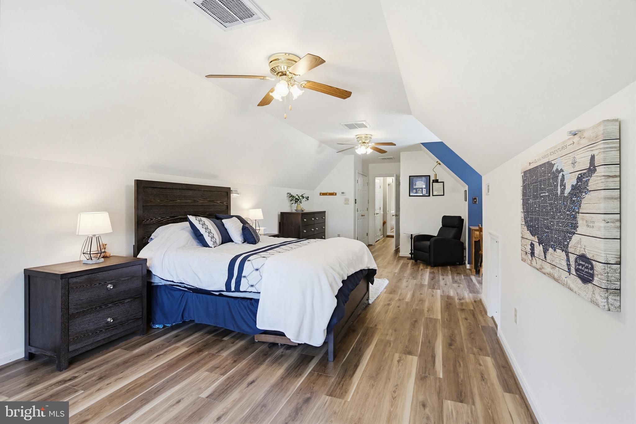 HAMPSTEAD - Residential