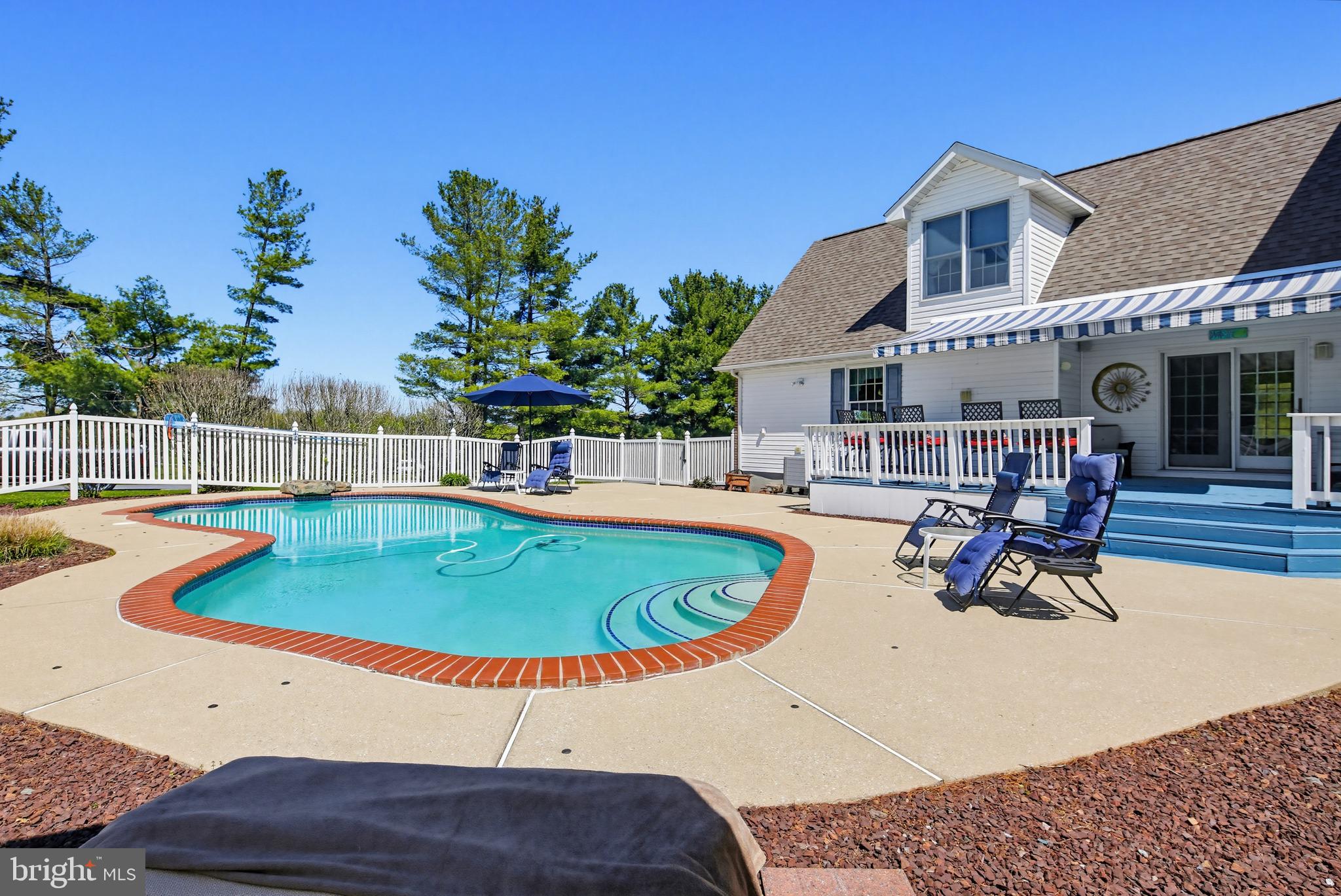 HAMPSTEAD - Residential