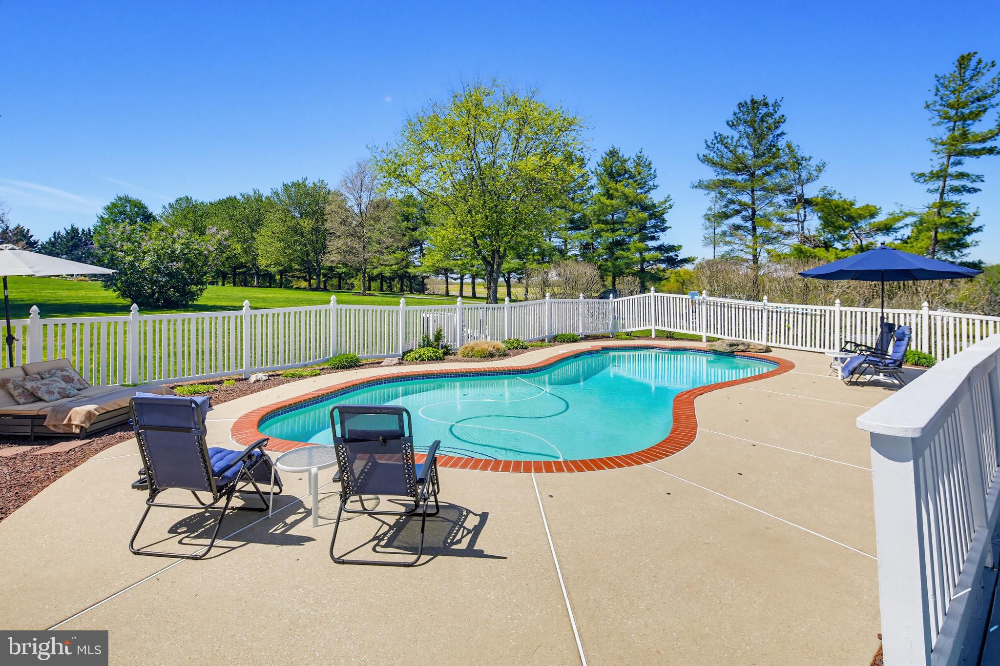 HAMPSTEAD - Residential