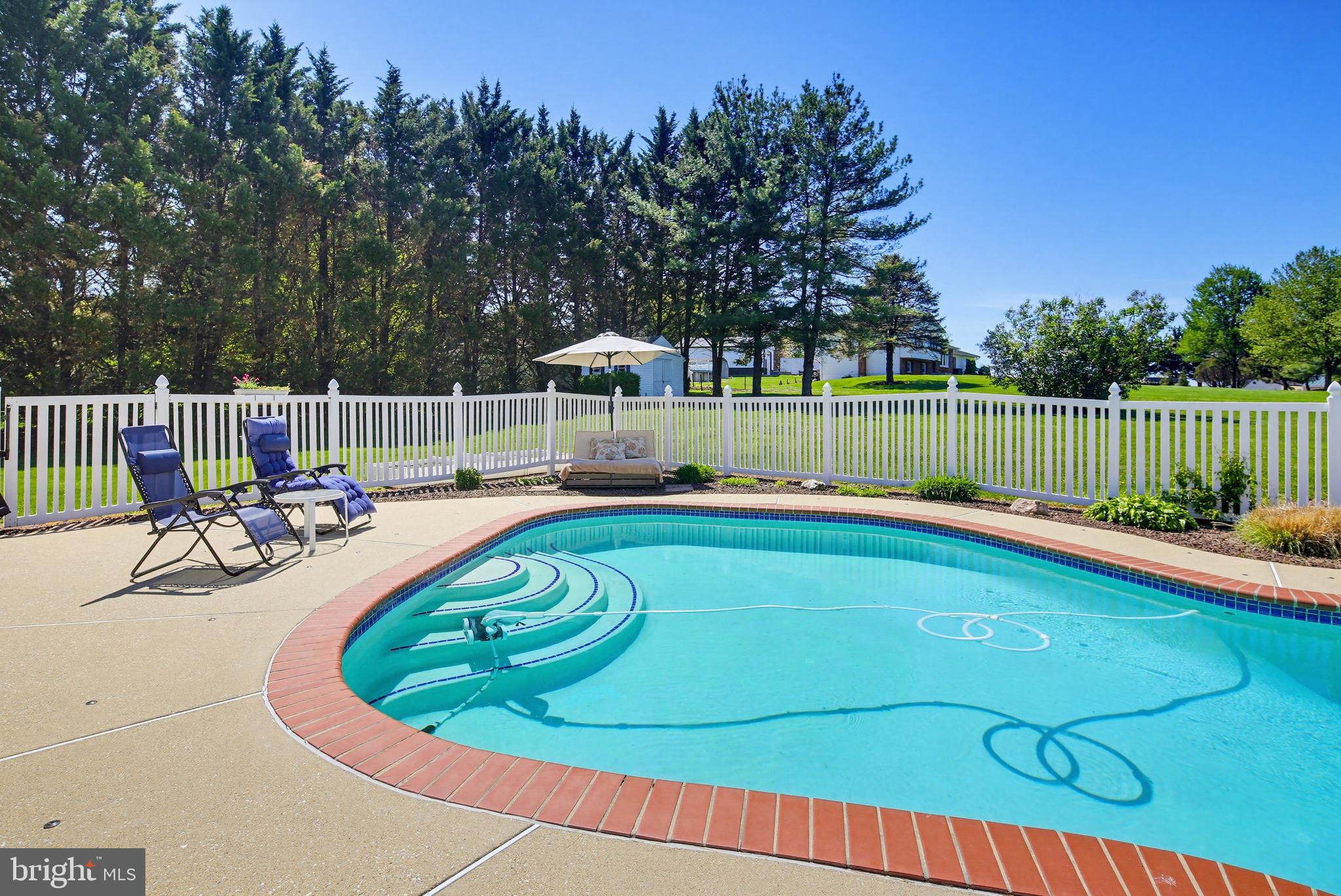 HAMPSTEAD - Residential