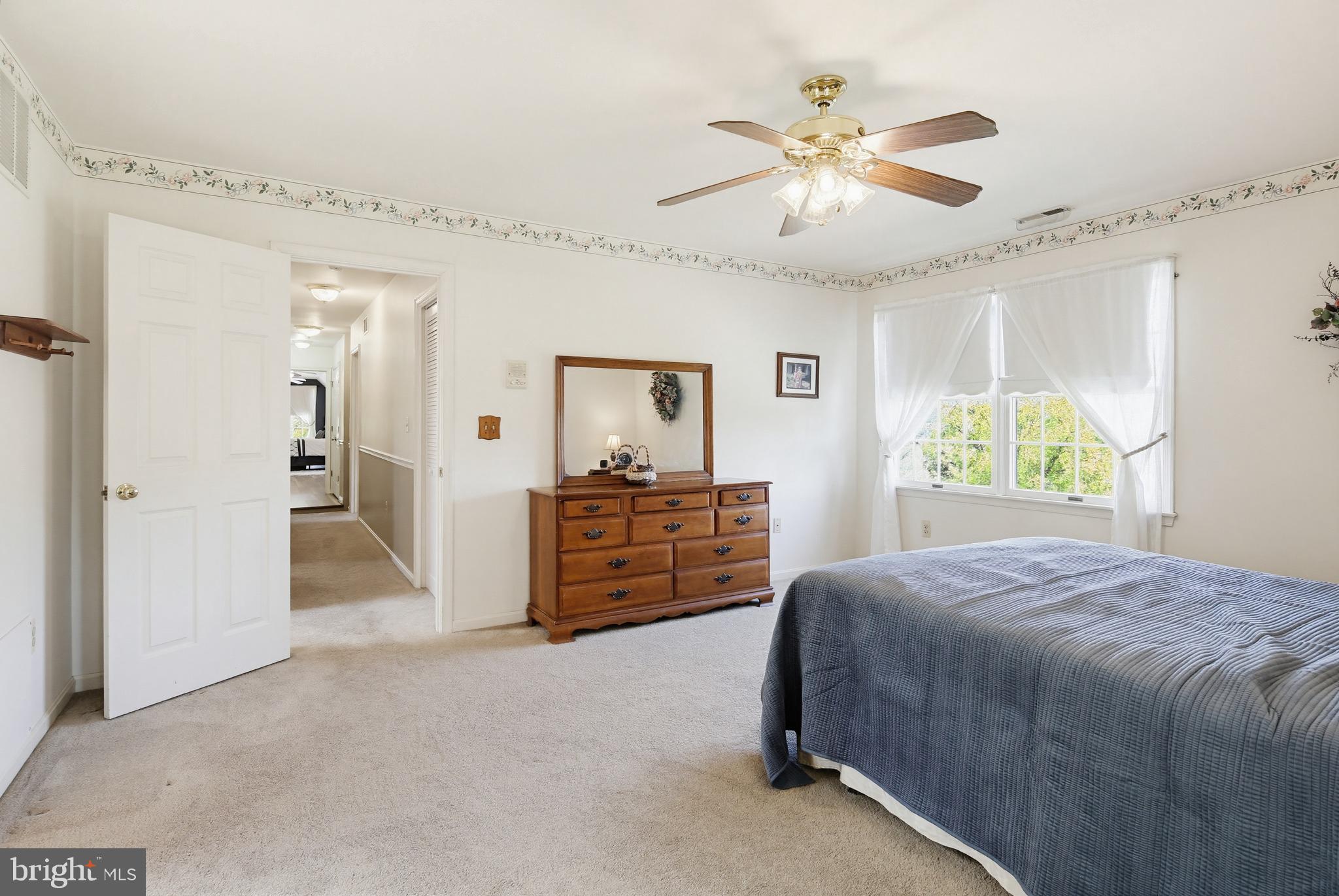 HAMPSTEAD - Residential