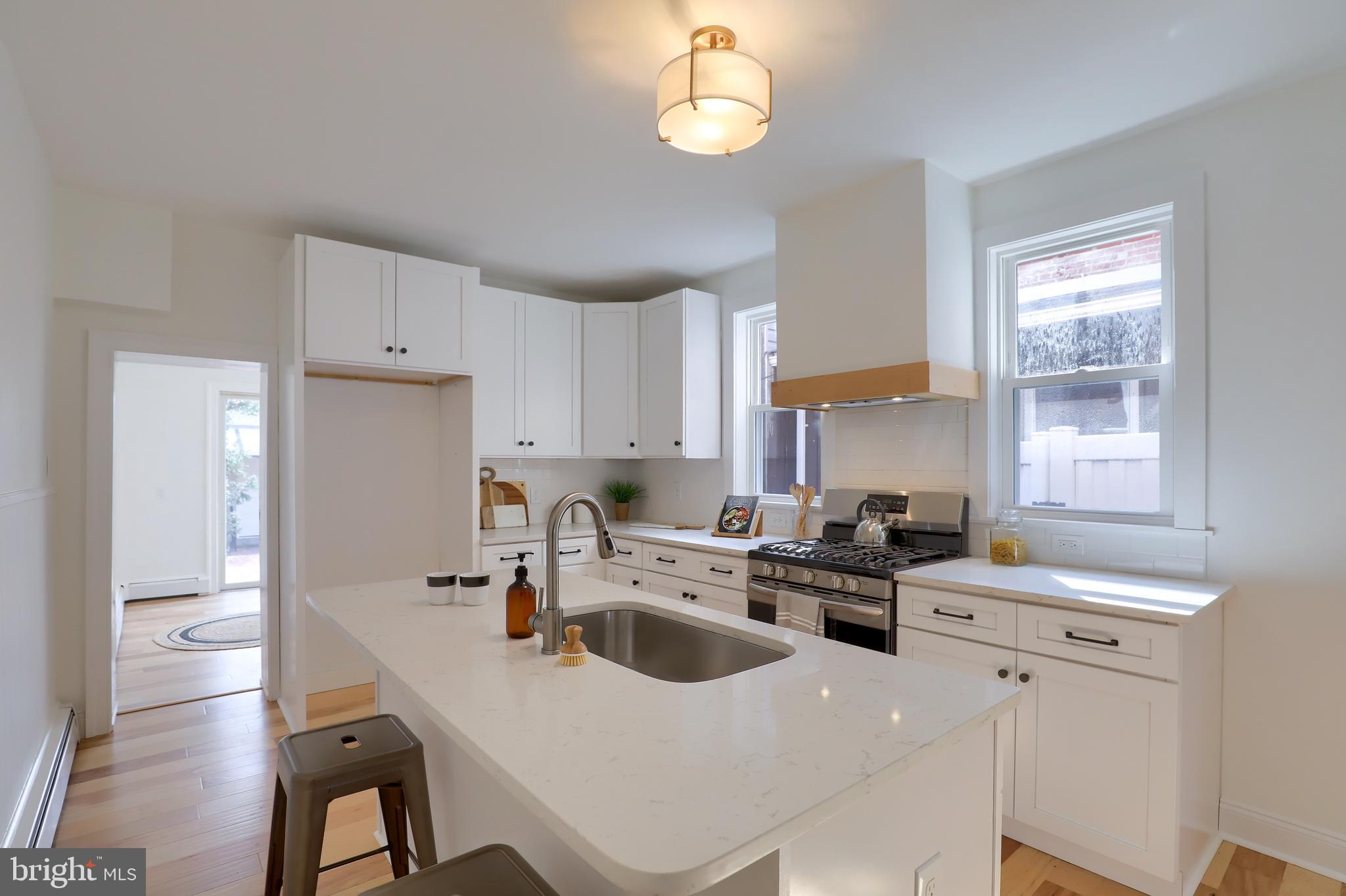 CHESTNUT HILL - Residential