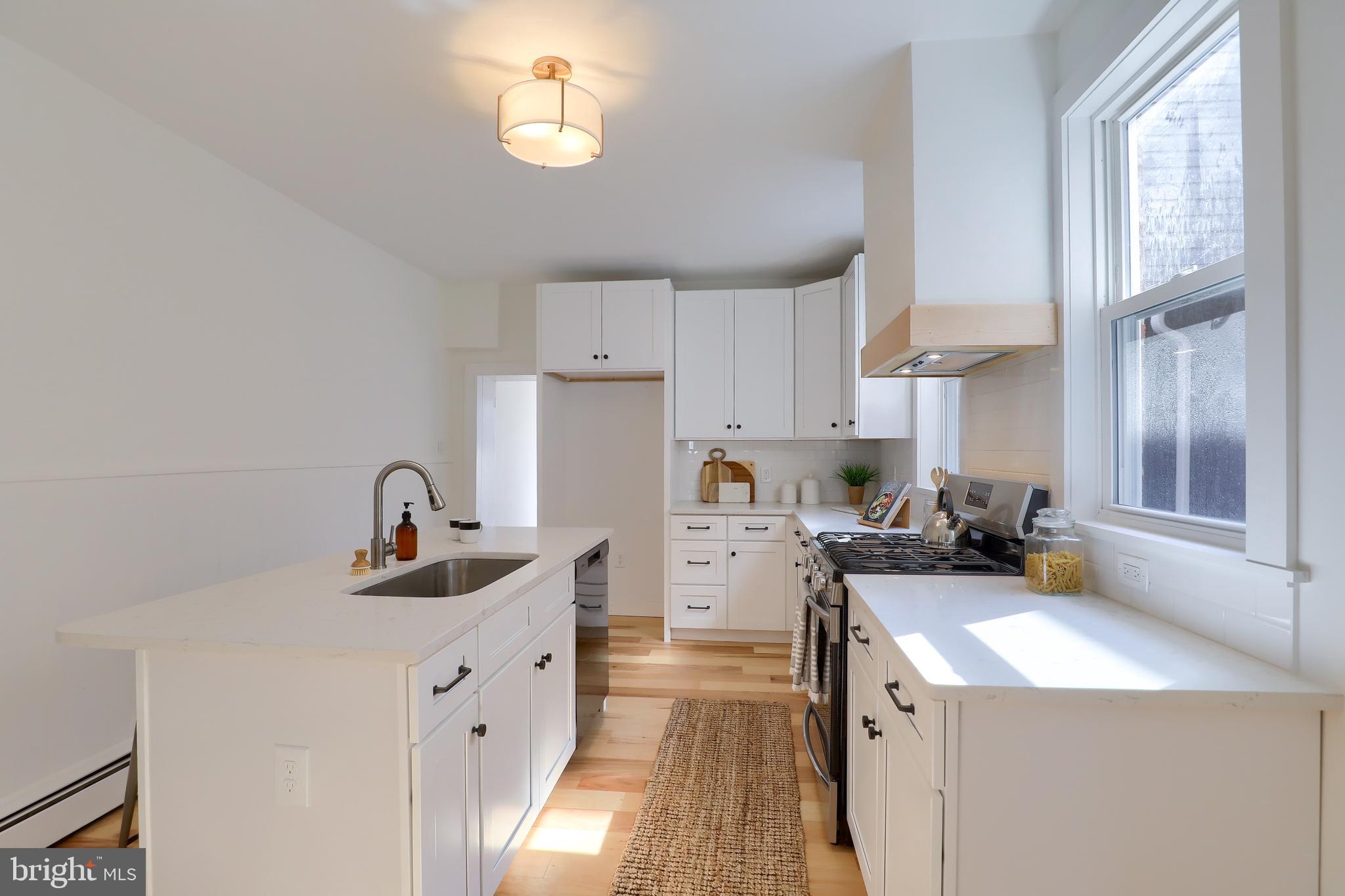 CHESTNUT HILL - Residential