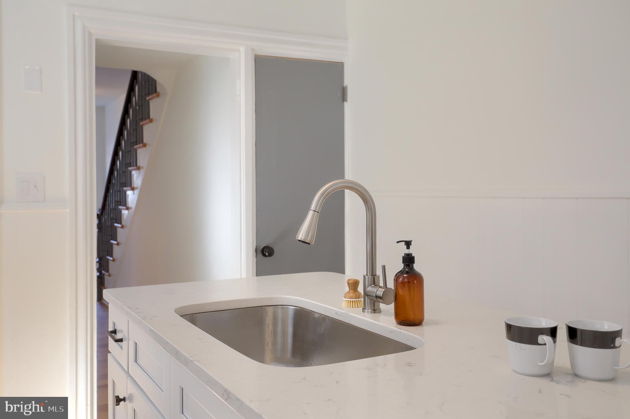 CHESTNUT HILL - Residential