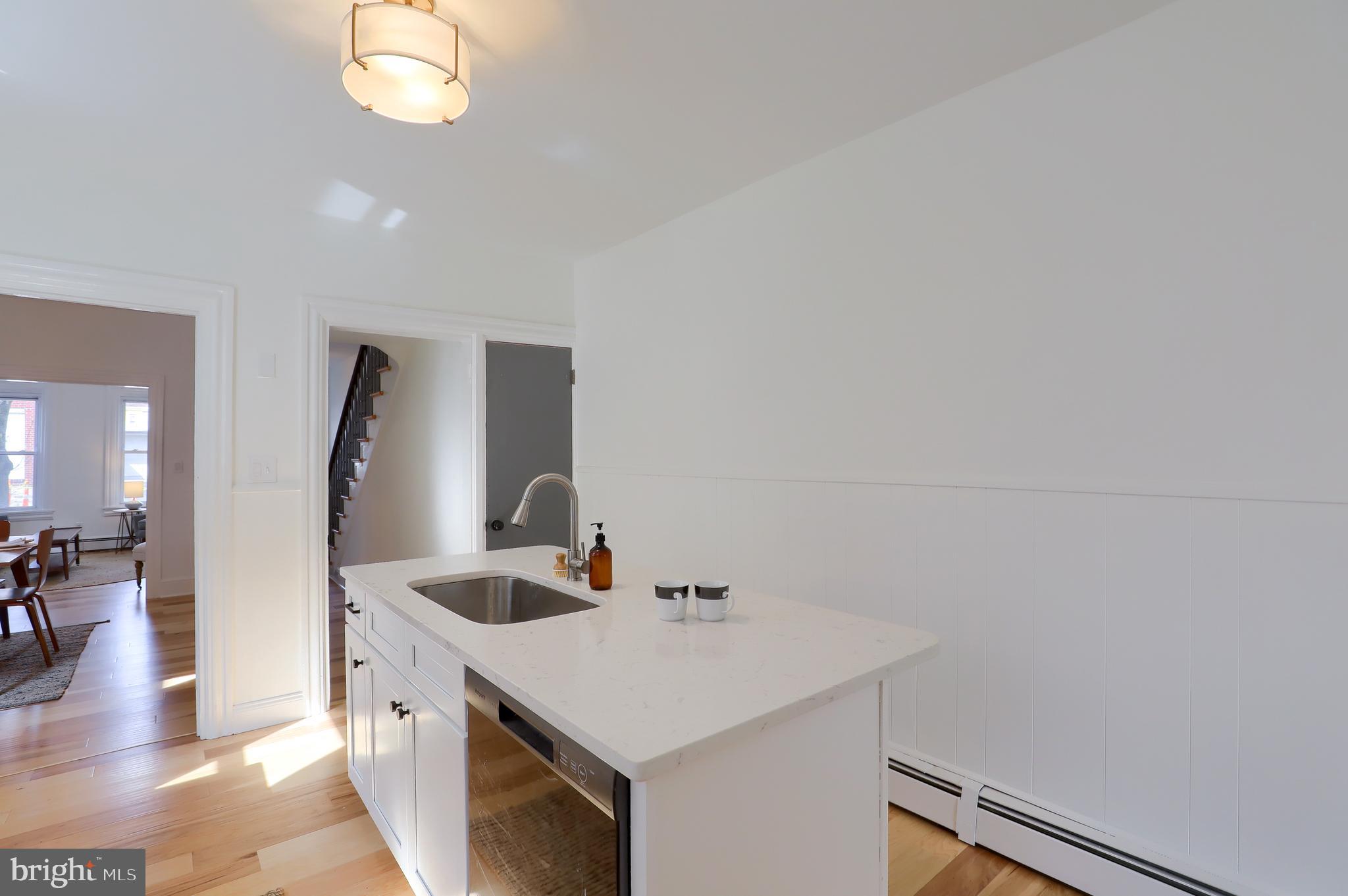 CHESTNUT HILL - Residential