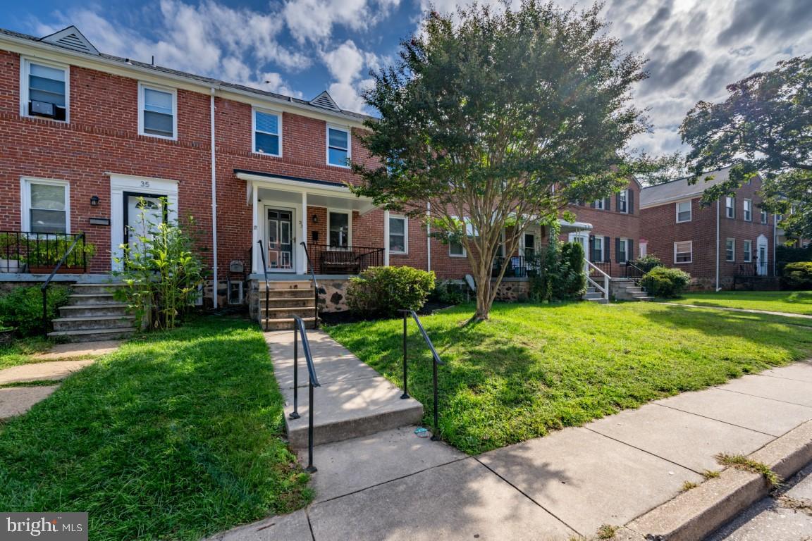 BRIARWOOD - Residential Lease