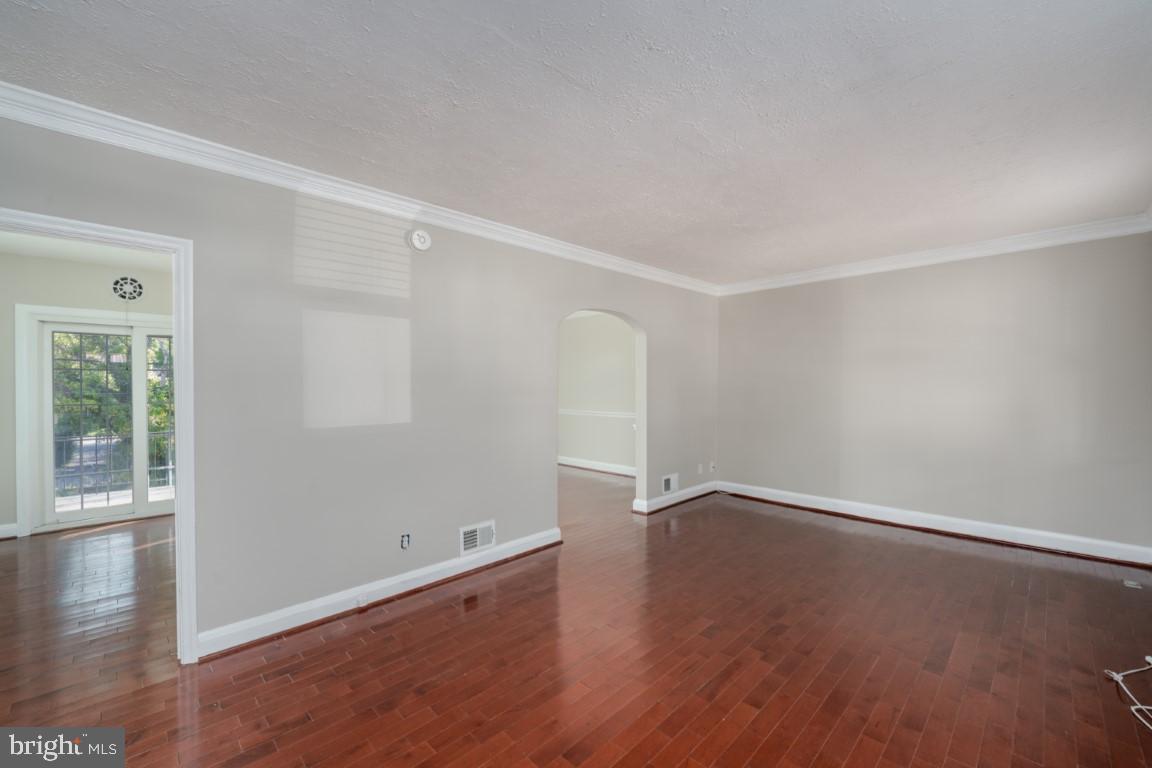 BRIARWOOD - Residential Lease