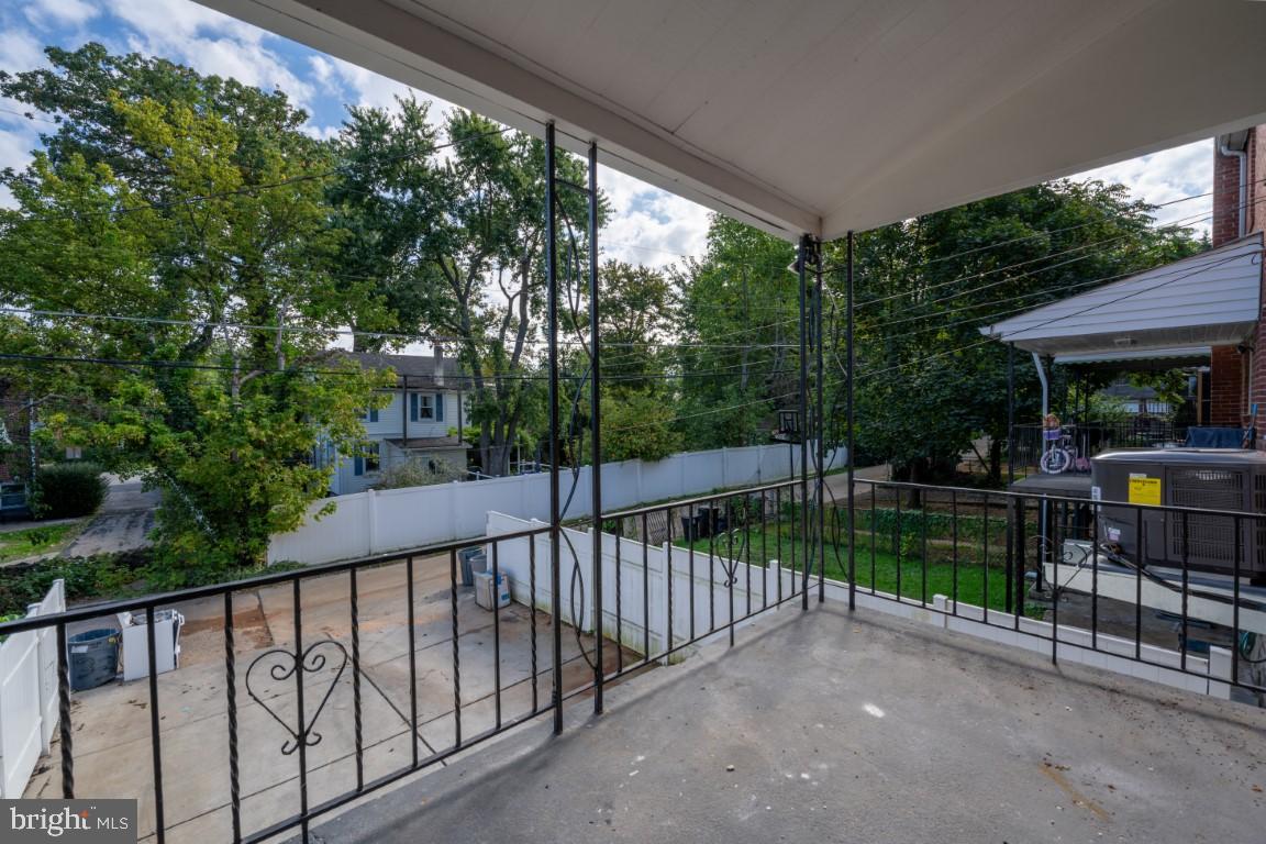 BRIARWOOD - Residential Lease