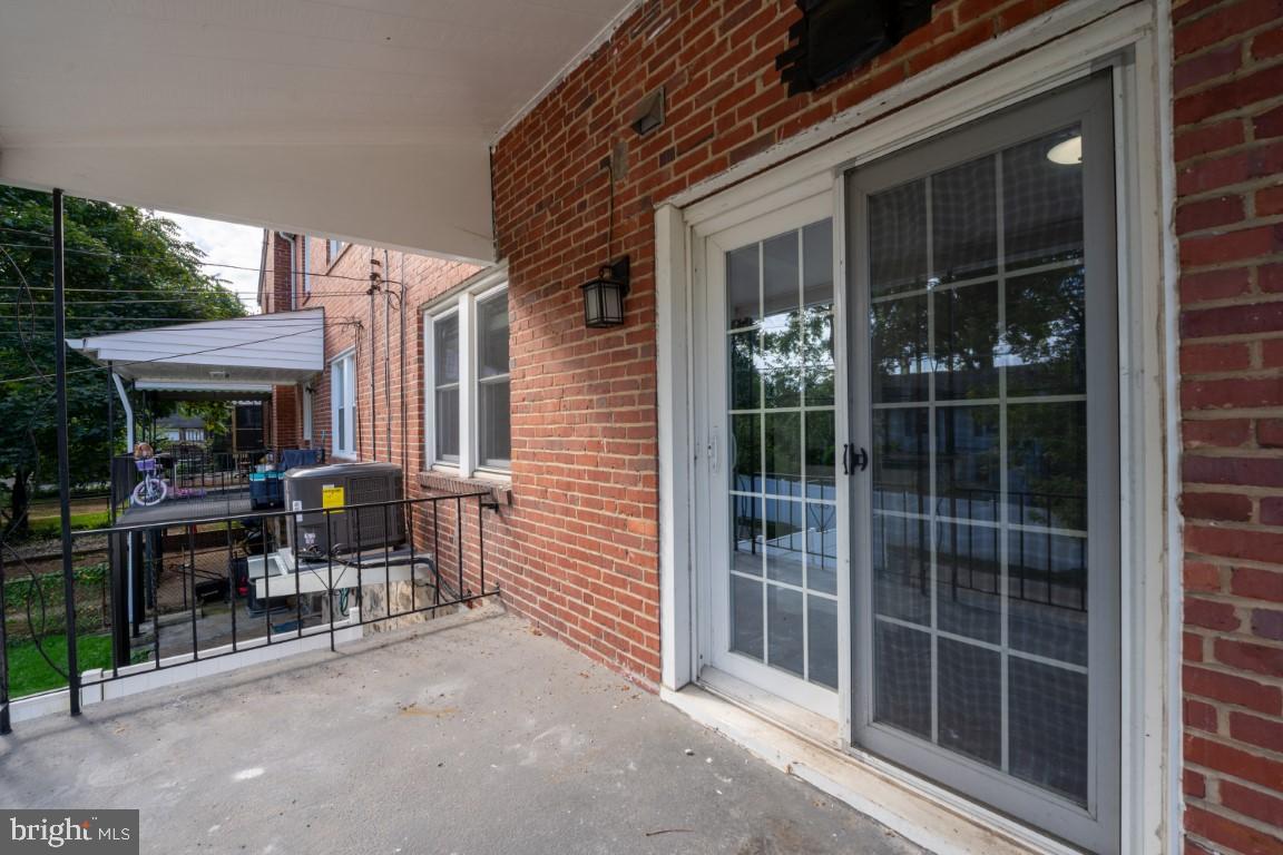 BRIARWOOD - Residential Lease