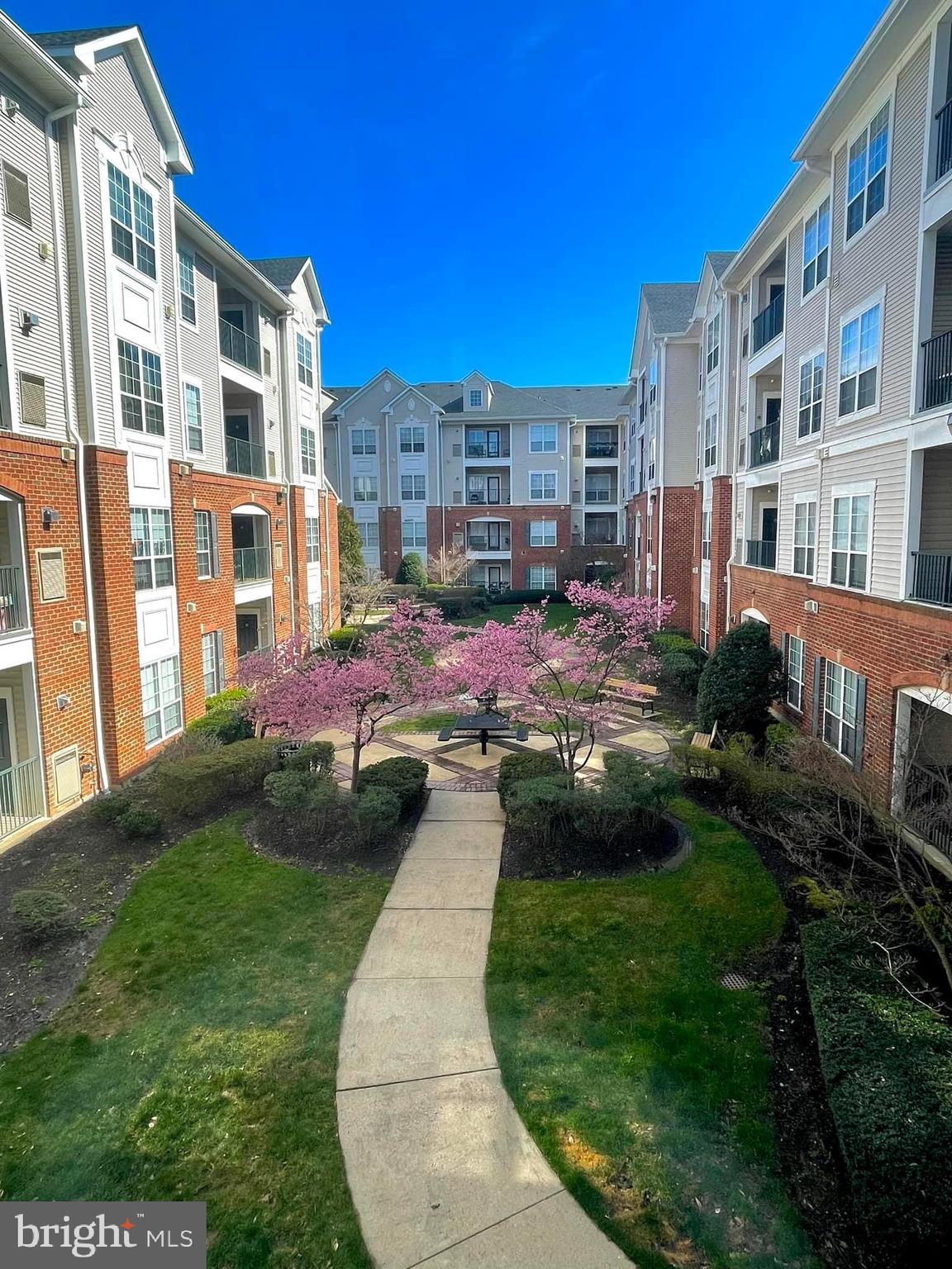 EXCHANGE AT VAN DORN - Residential Lease