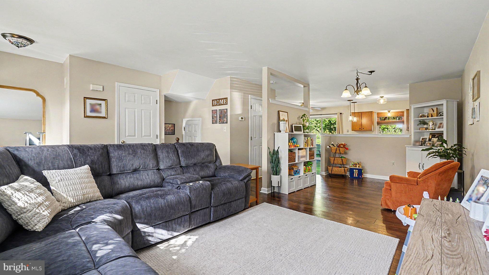 210 CHERRYWOOD COURT