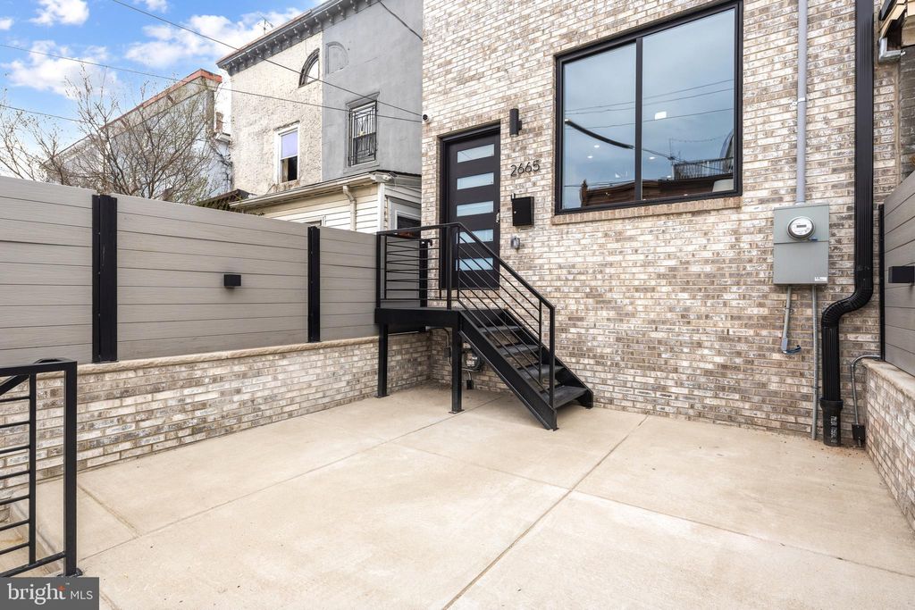 Photo of 2665 Emerald Street, PHILADELPHIA, PA 19125 (MLS # PAPH2602556)