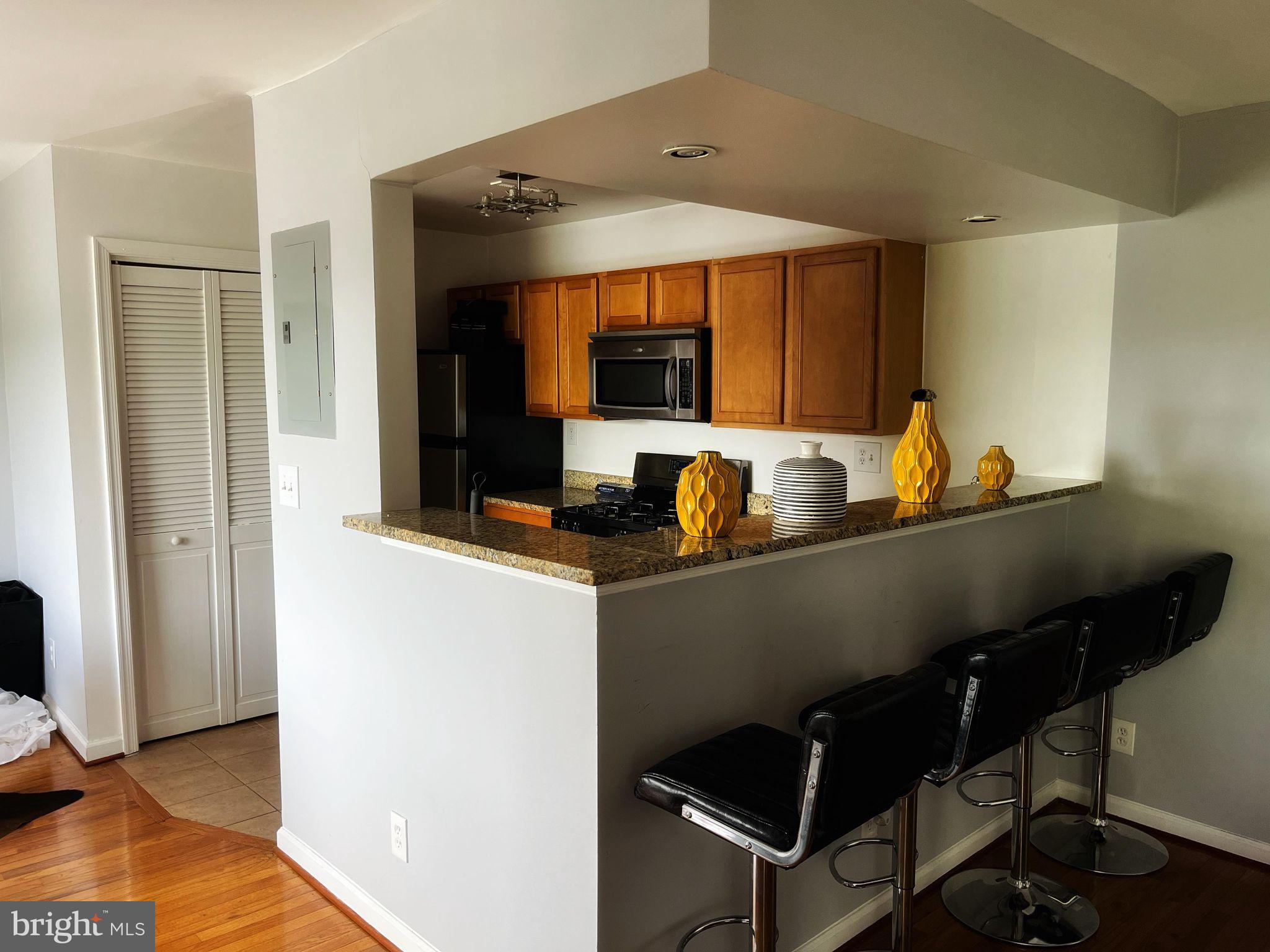 MARKHAM VIEW CONDOMINIUMS - Residential