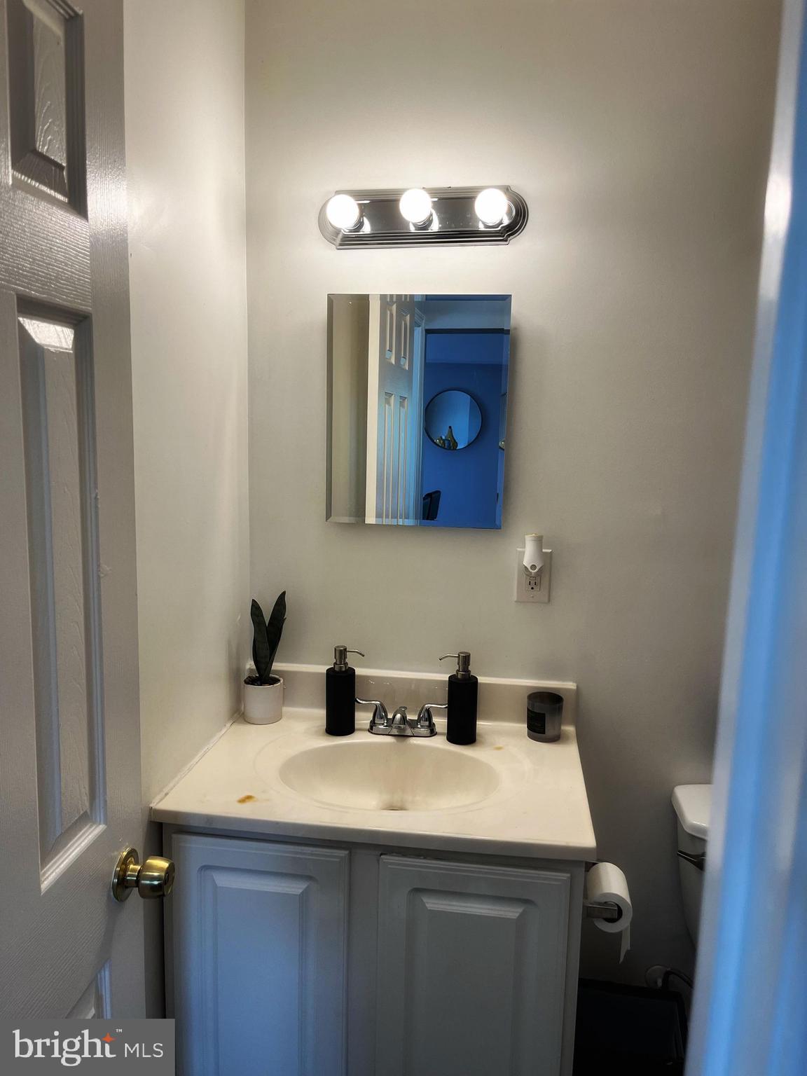 MARKHAM VIEW CONDOMINIUMS - Residential