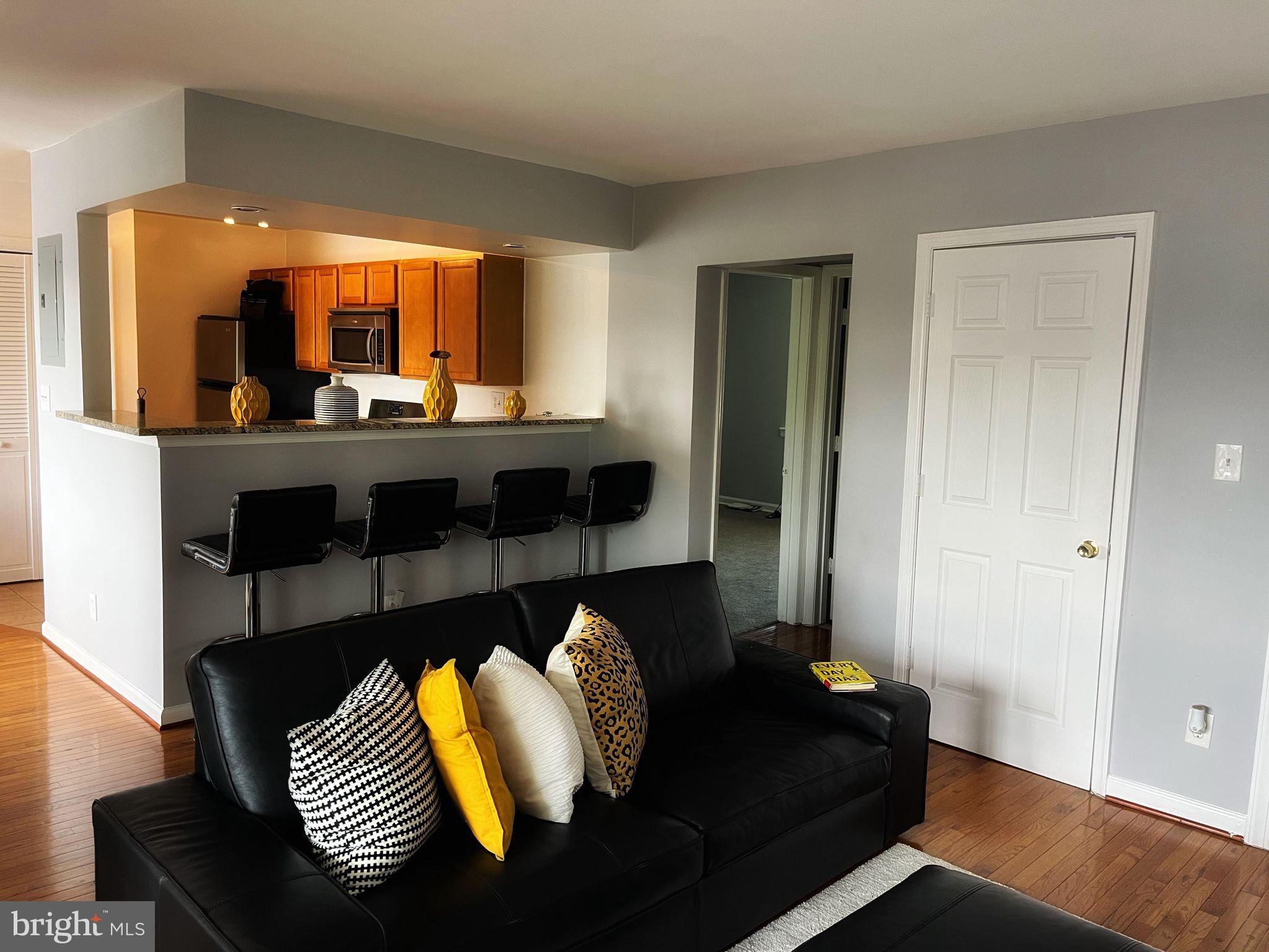 MARKHAM VIEW CONDOMINIUMS - Residential