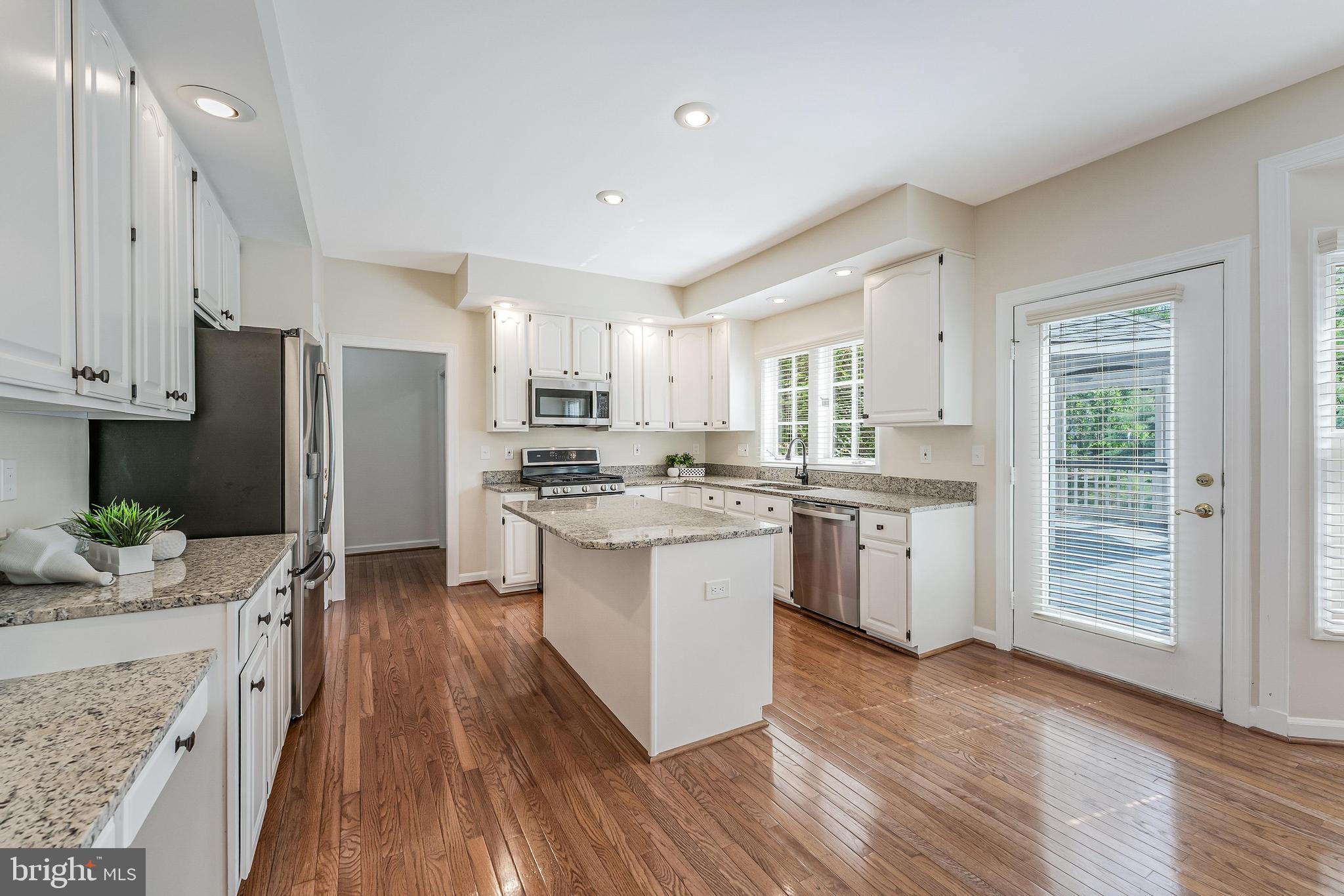 HAMPTON CHASE - Residential