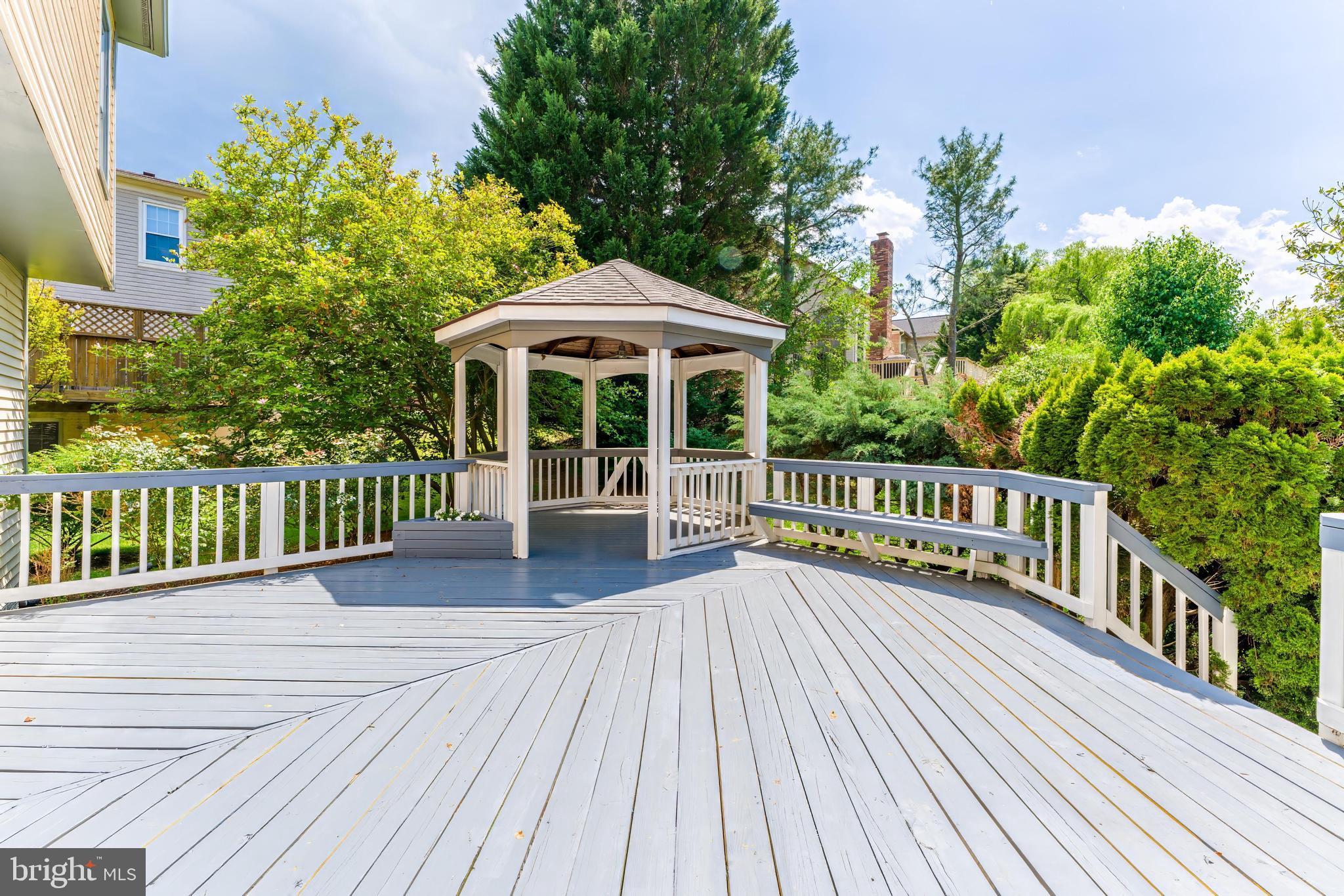 HAMPTON CHASE - Residential