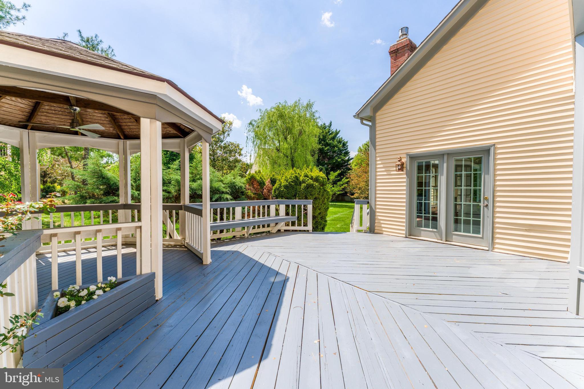 HAMPTON CHASE - Residential