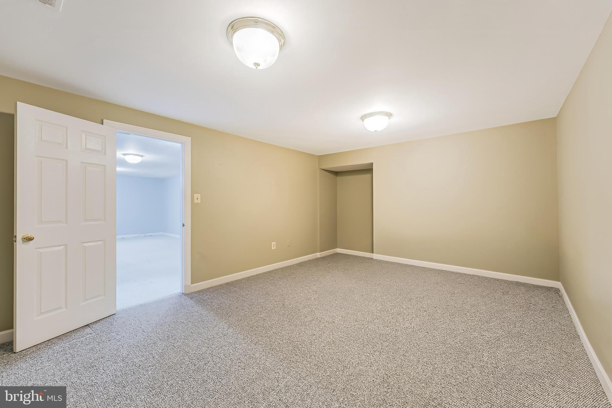 HAMPTON CHASE - Residential