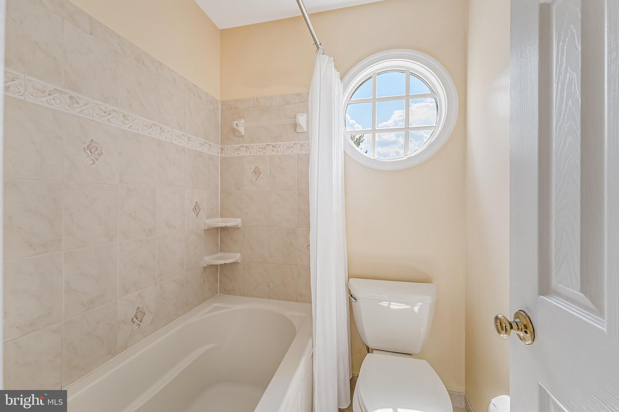HAMPTON CHASE - Residential
