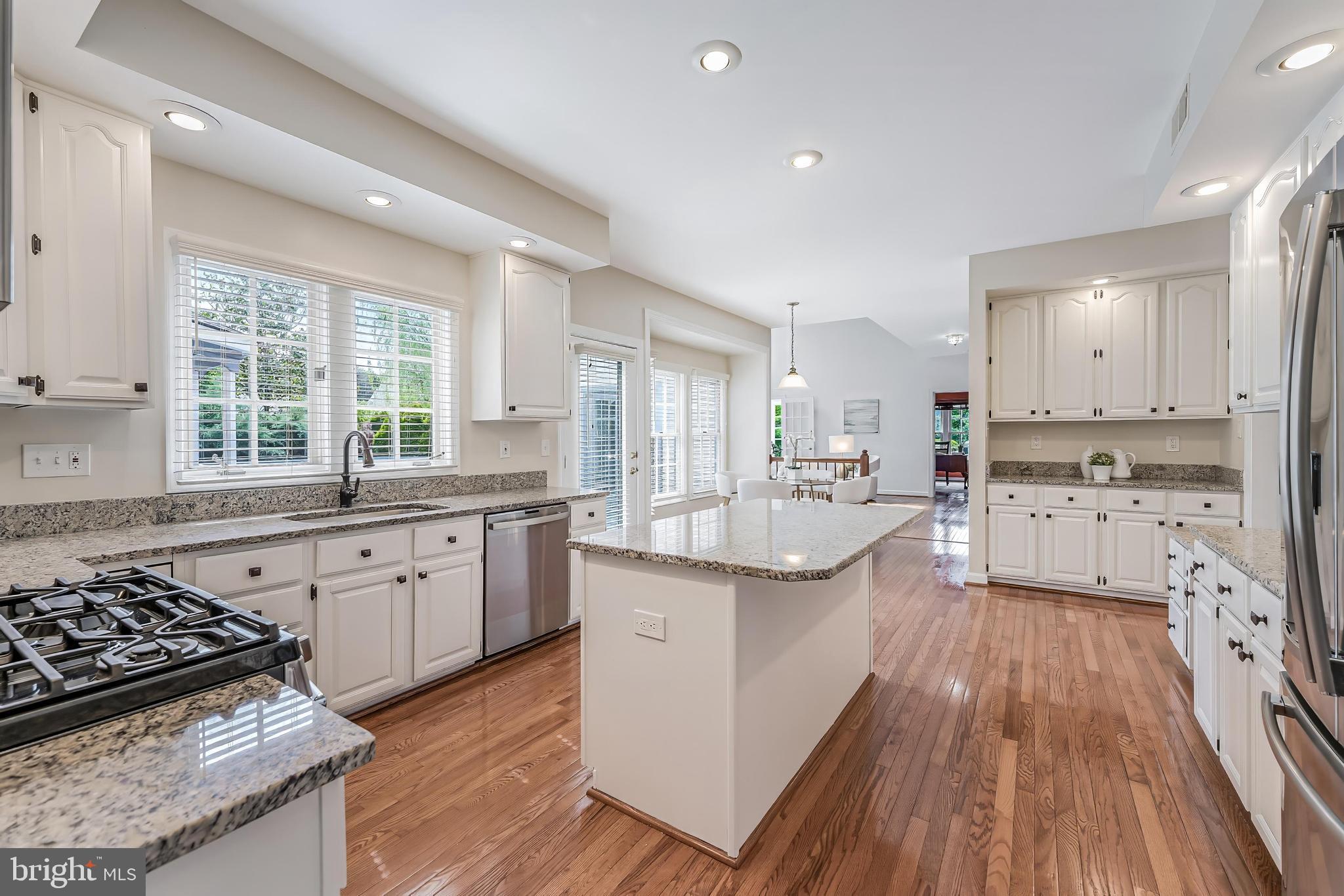 HAMPTON CHASE - Residential