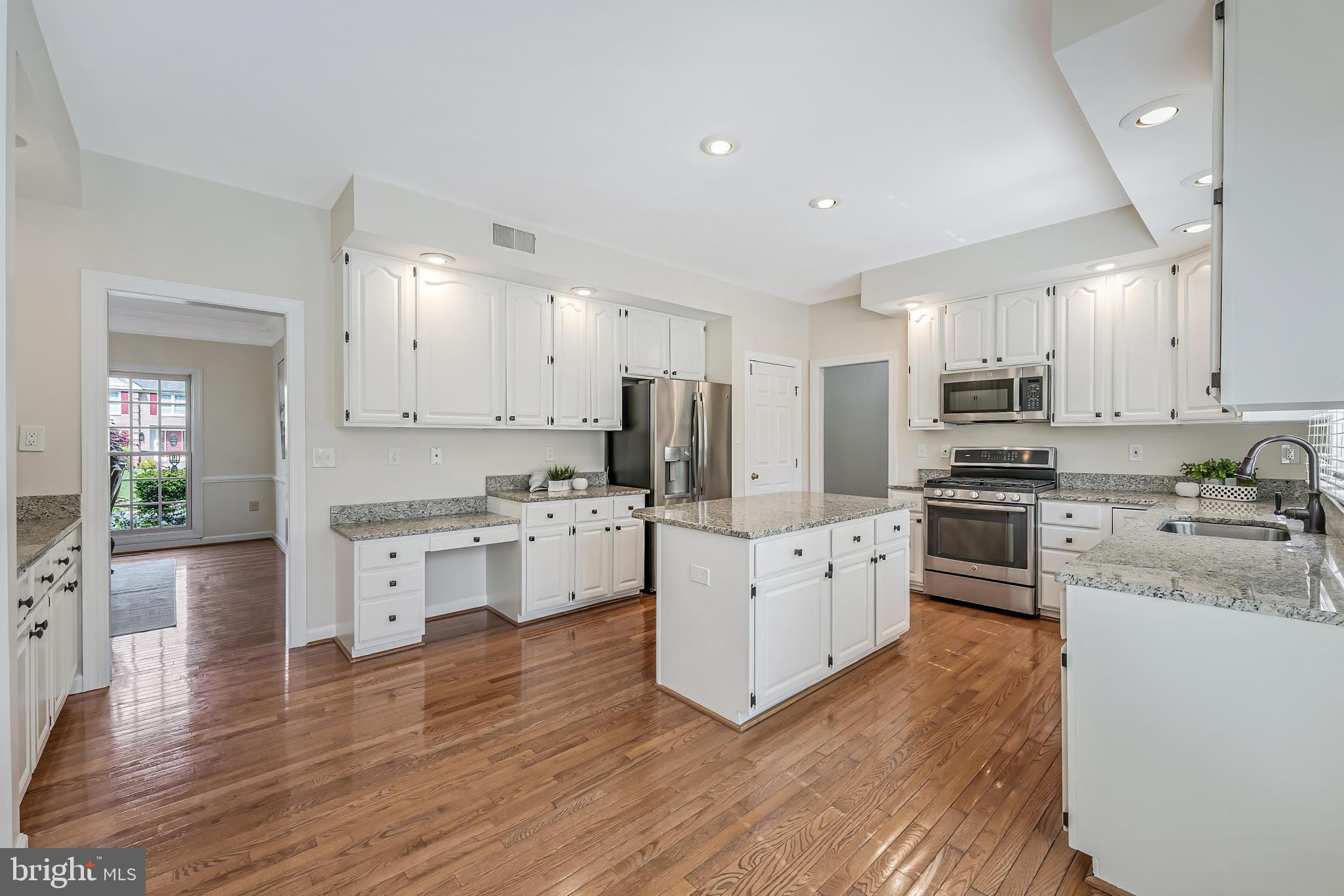 HAMPTON CHASE - Residential